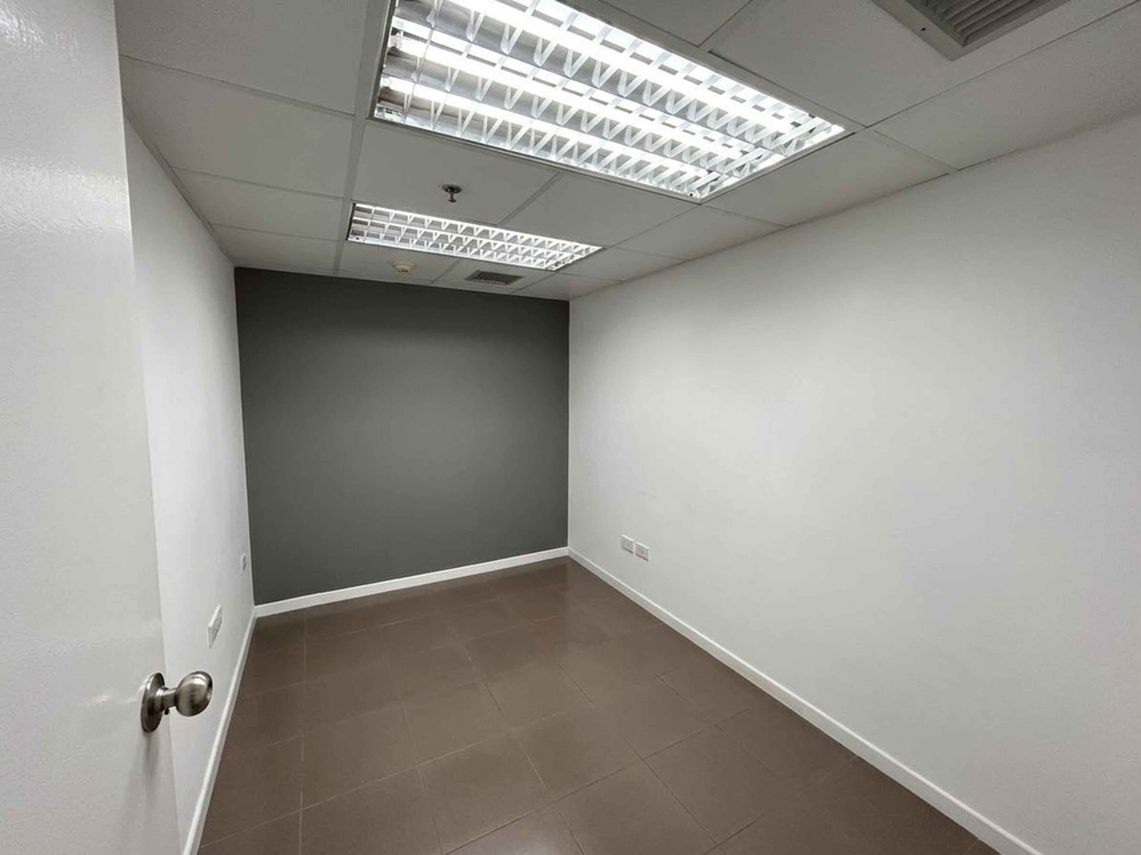 Oficina corporativa equipada en Torre Capeccio, Barrio Obrero — foto 6