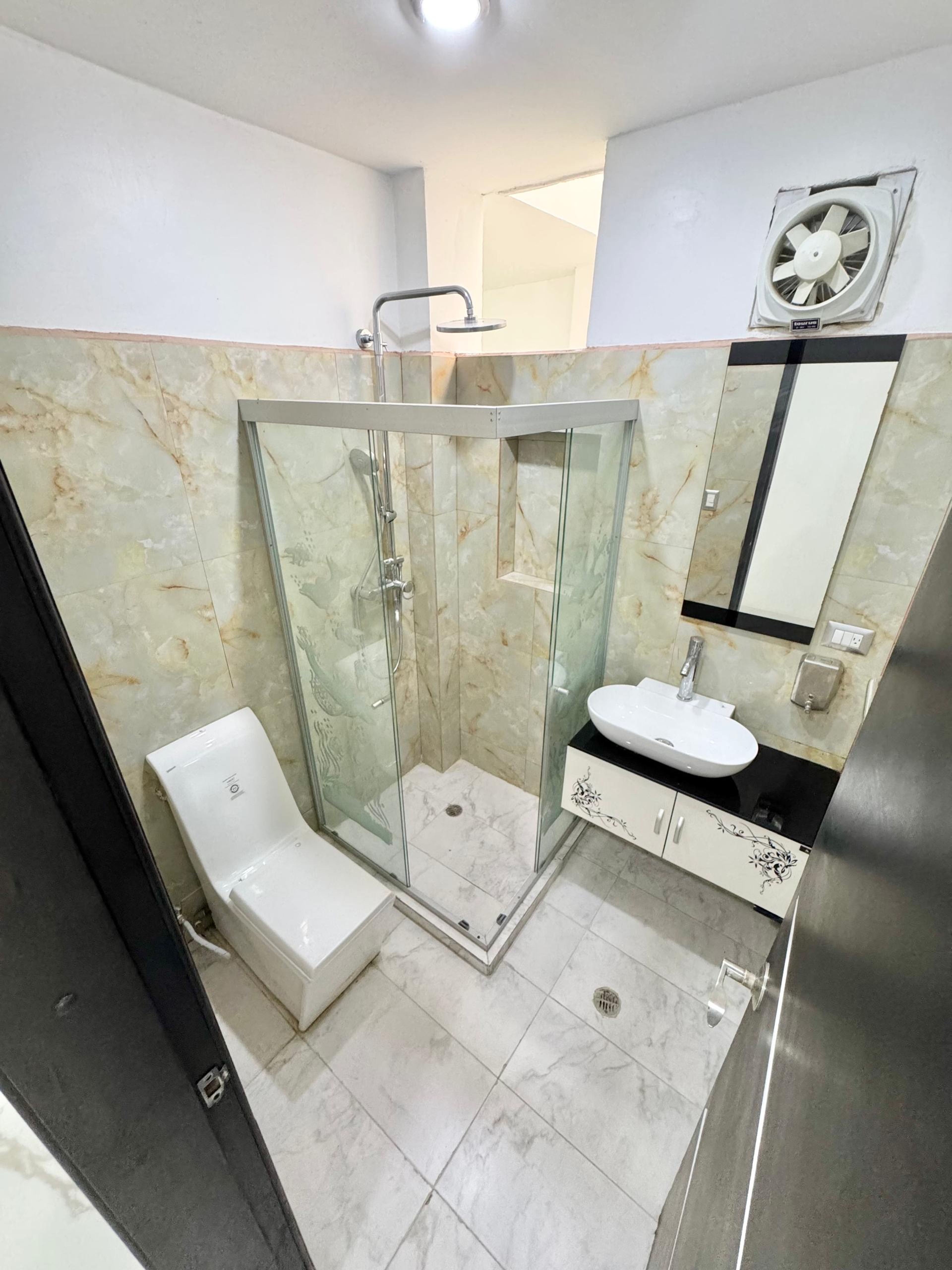 Casa moderna de 800 m² con piscina y 5 niveles en Urbanización Colinas de Pirineos — foto 14