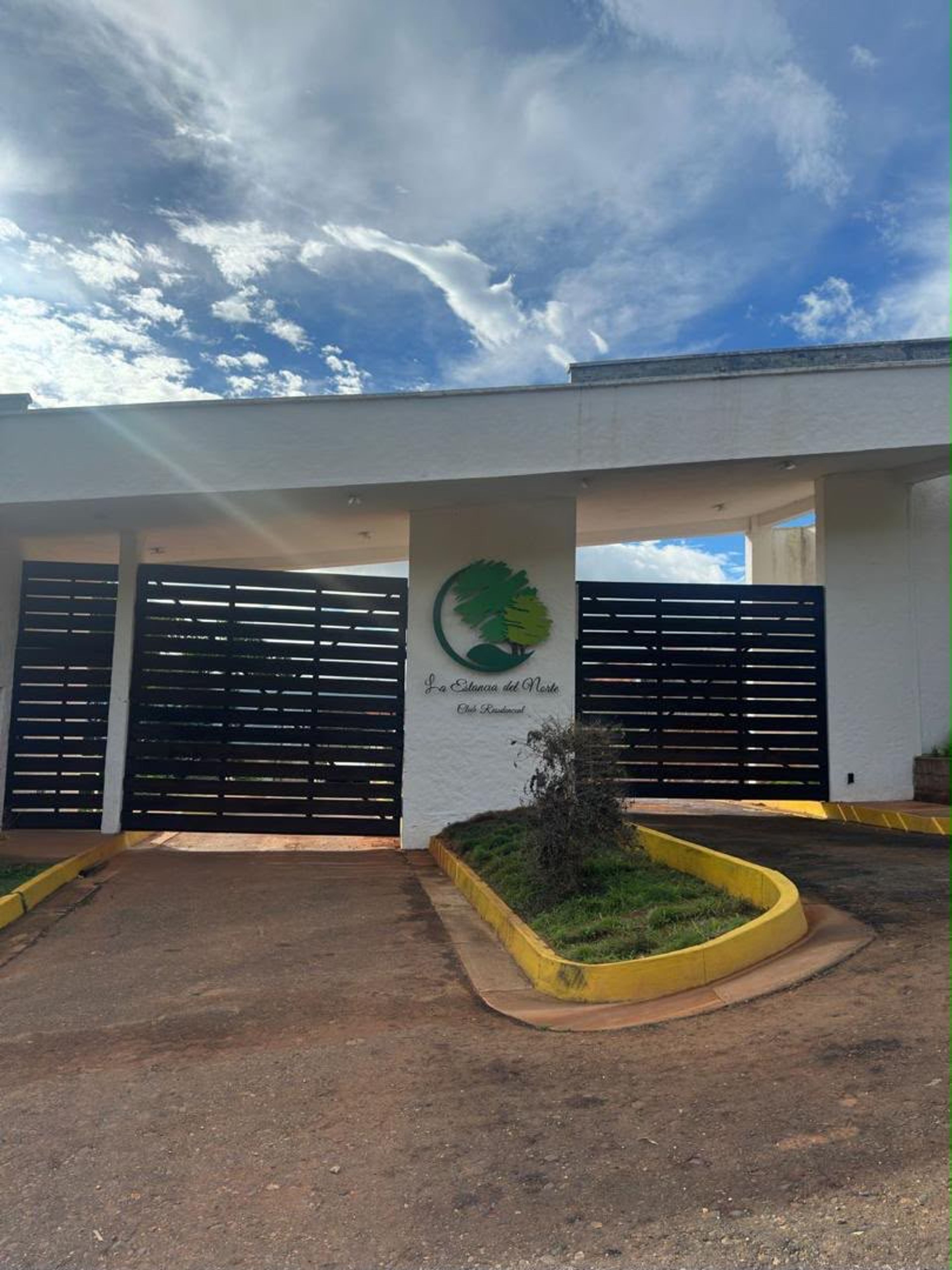 Terreno o parcela en La Castellana, San Cristóbal — foto 1