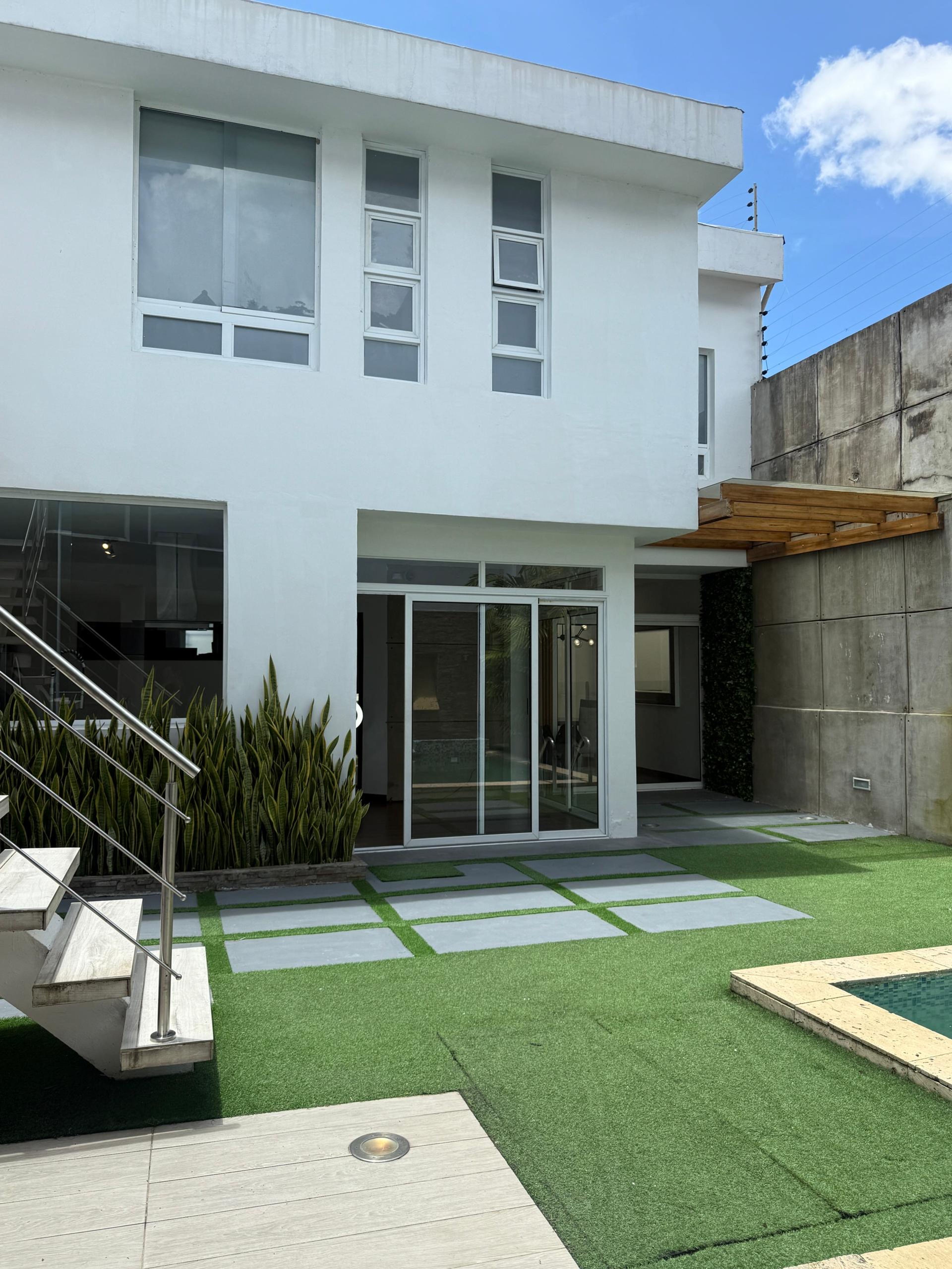 Casa de lujo en Urb. Colinas de Pirineos con piscina  — foto 10