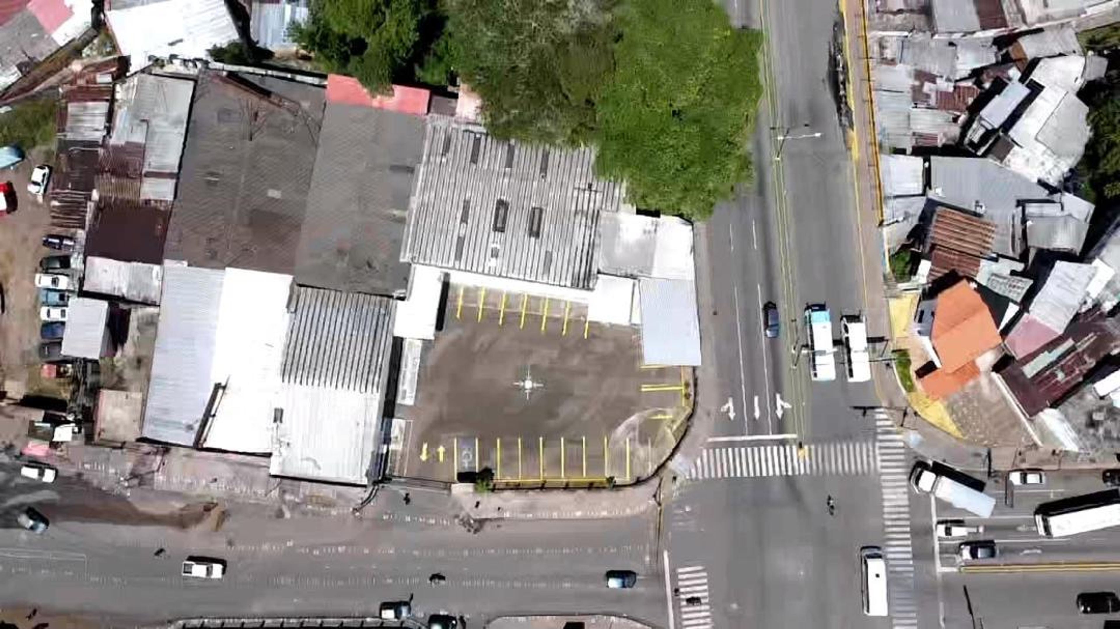Propiedad comercial de alto impacto visual — foto 8
