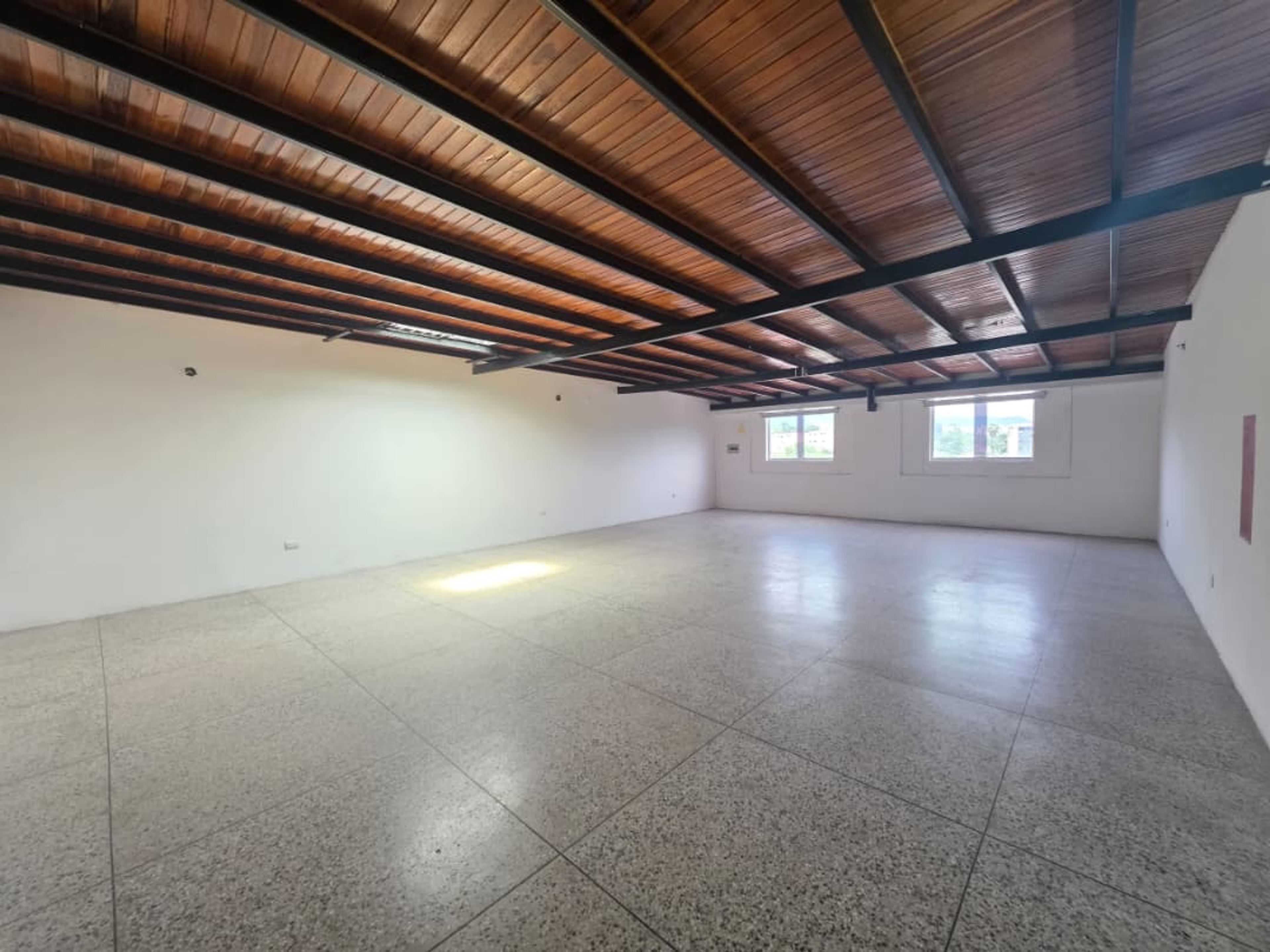 Edificio comercial estratégico en la vía principal de Santa Teresa, Barrio Bolívar — foto 7