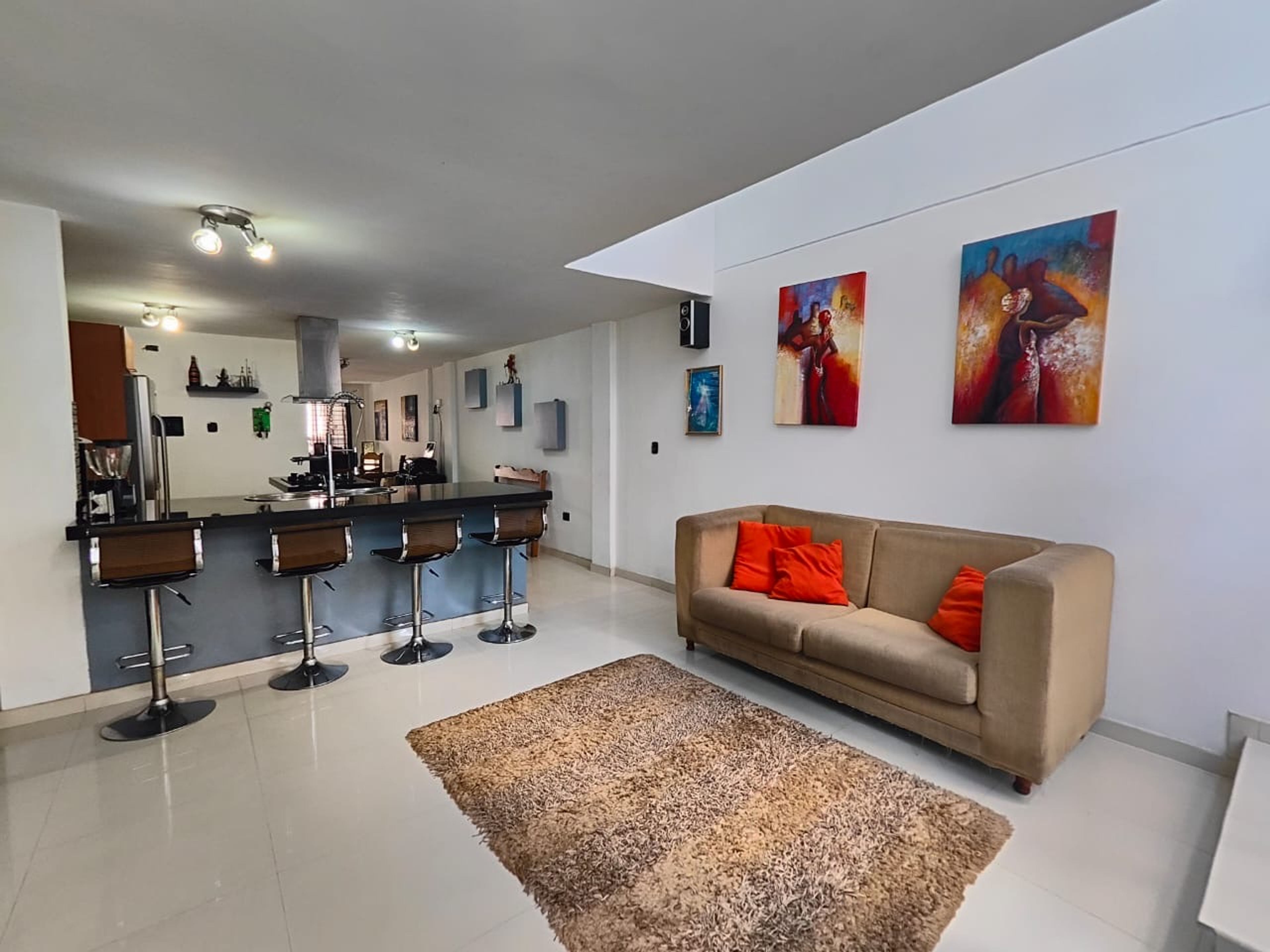 Casa de 200 m² con piscina y apartaestudio en Urb. Laureles de la Castellana — foto 6