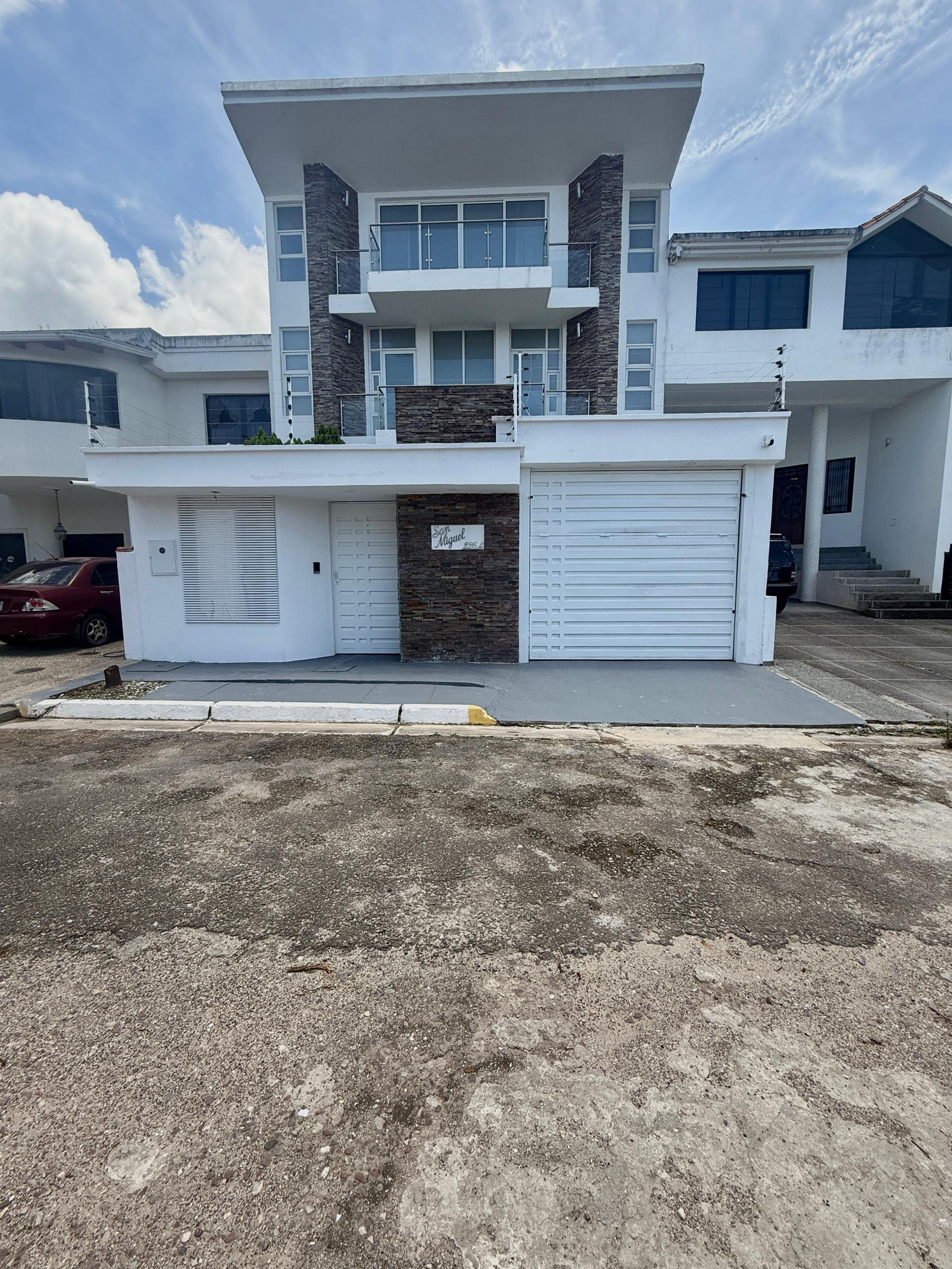 Casa o TownHouse en Colinas de Pirineos, San Cristóbal — foto 2