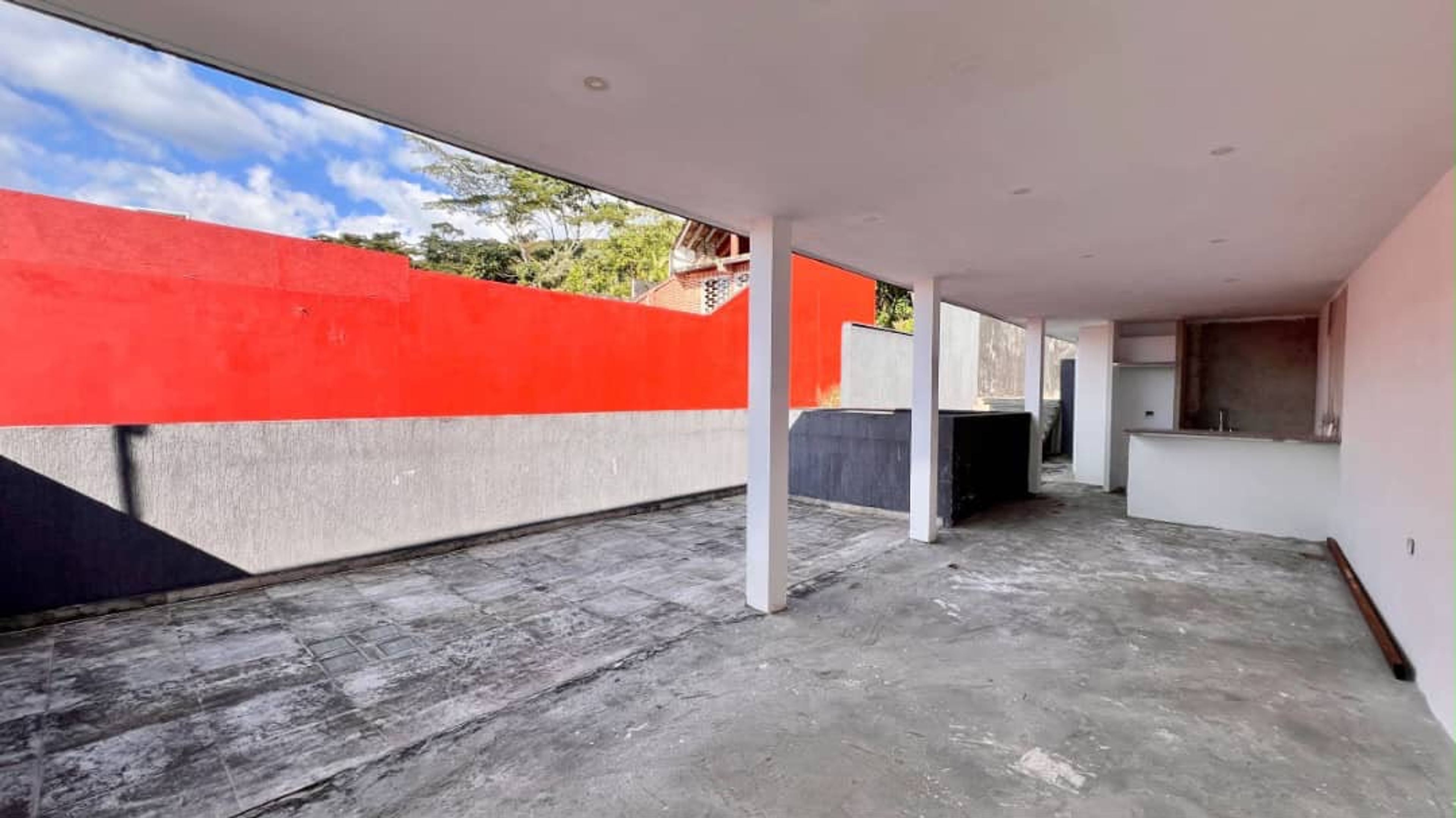 : Casa de 5 niveles con terraza y área para piscina en Colinas de Pirineos — foto 8