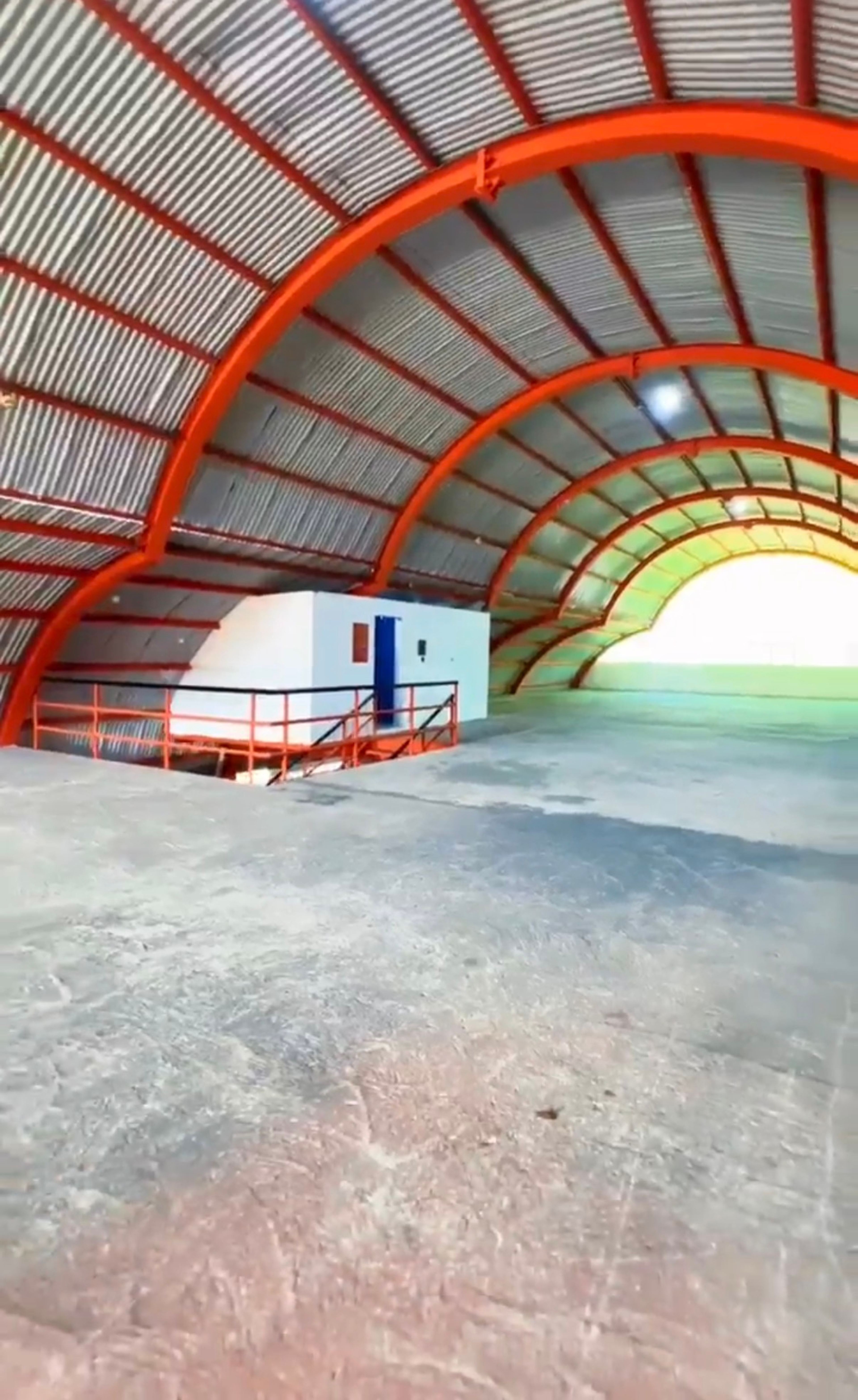 Galpón comercial de 2.263 m² en 3 niveles con transformador propio en La Concordia — foto 8