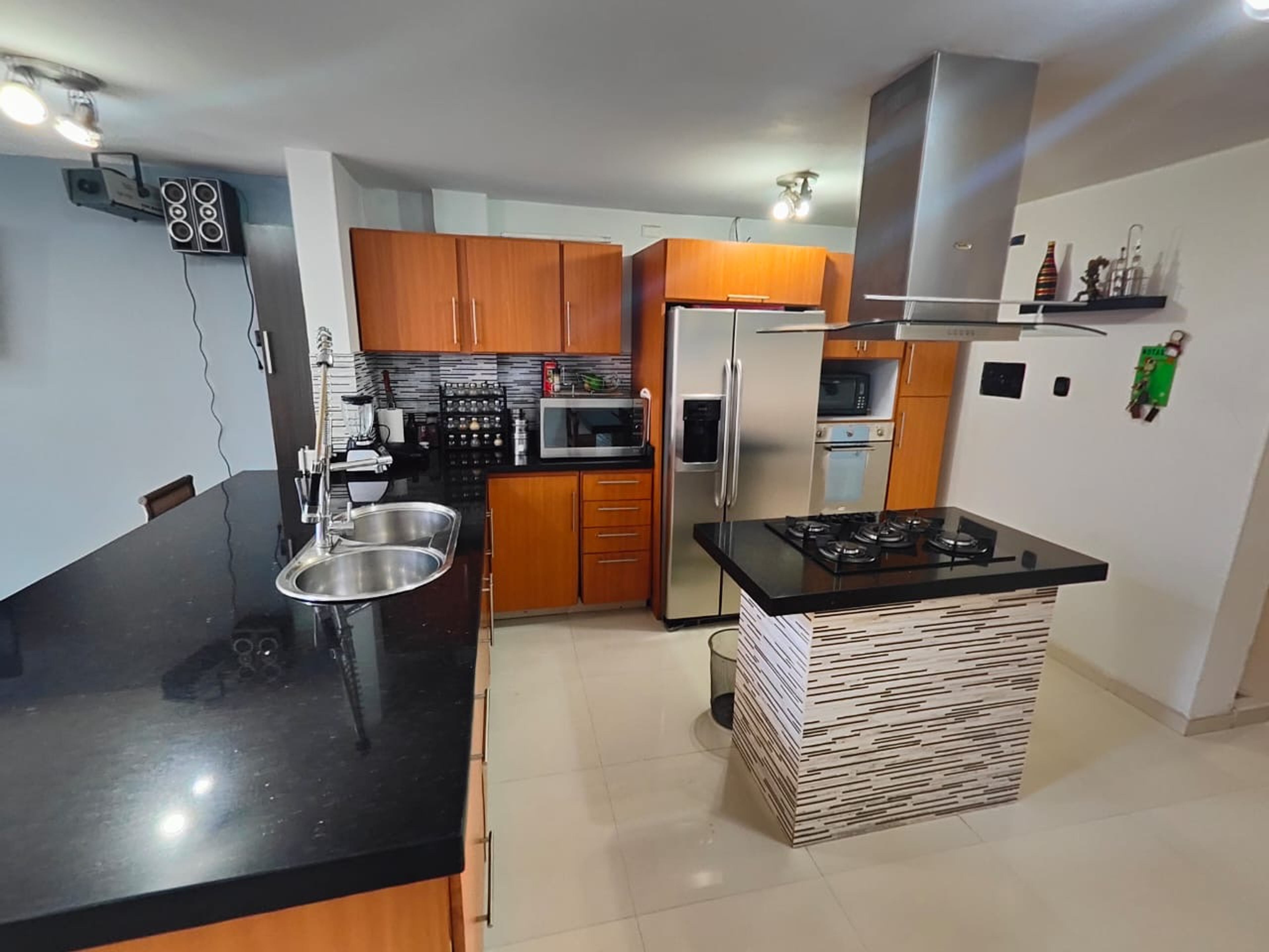 Casa de 200 m² con piscina y apartaestudio en Urb. Laureles de la Castellana — foto 7