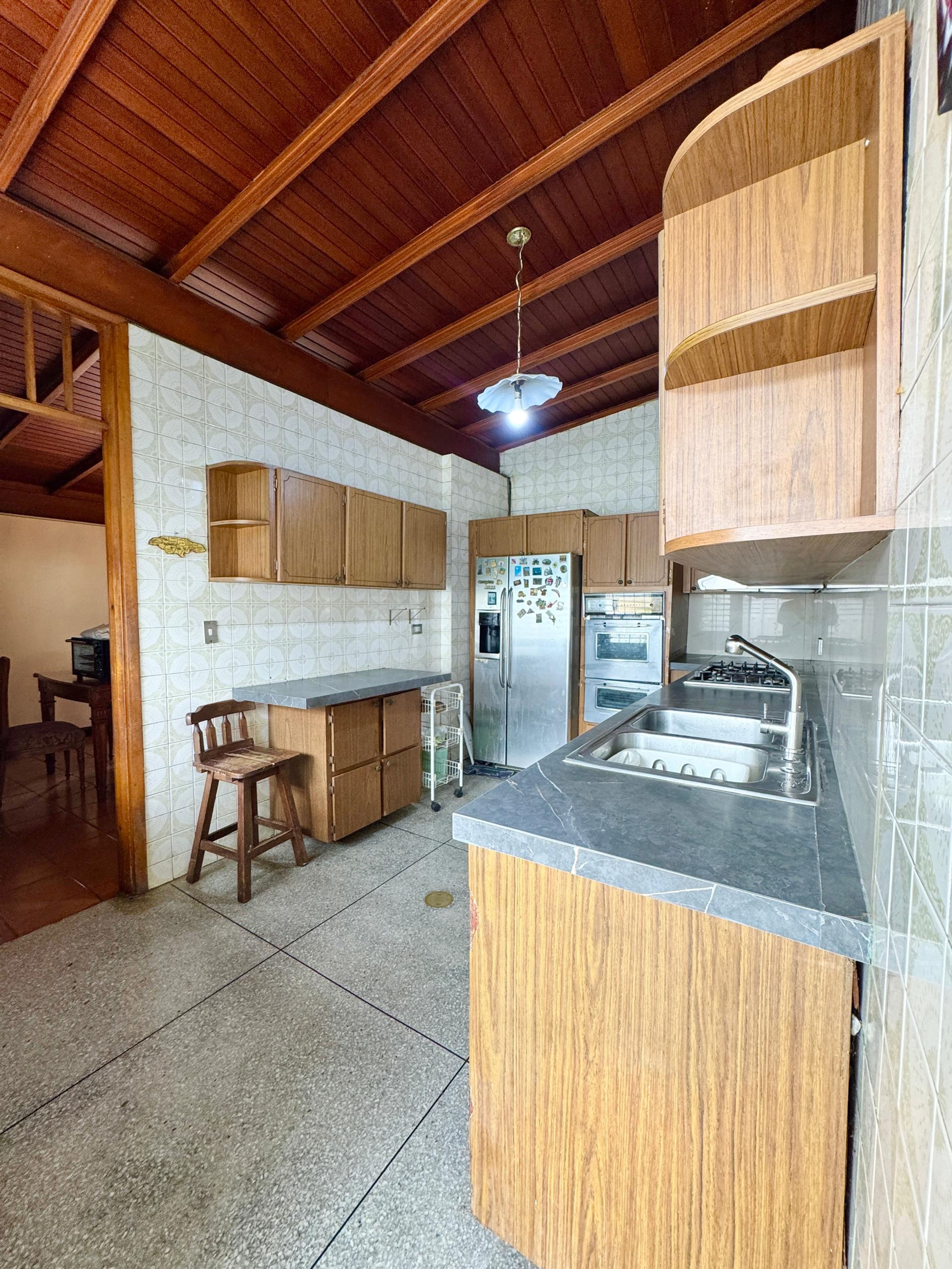 Casa de un solo nivel con amplios jardines y terraza en la Avenida Carabobo — foto 14