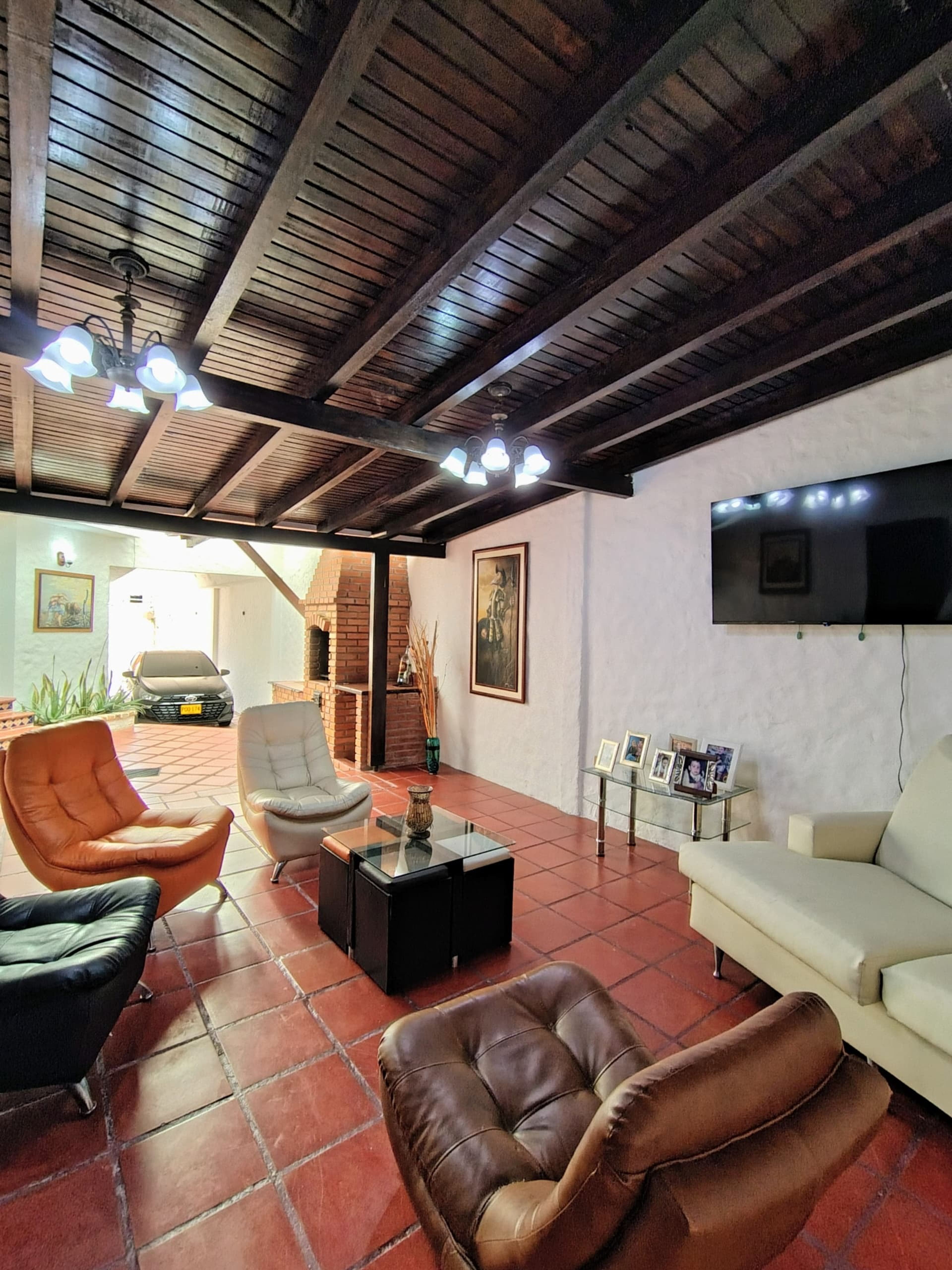 Casa esquinera en Urbanización Colinas de Pirineos — foto 8