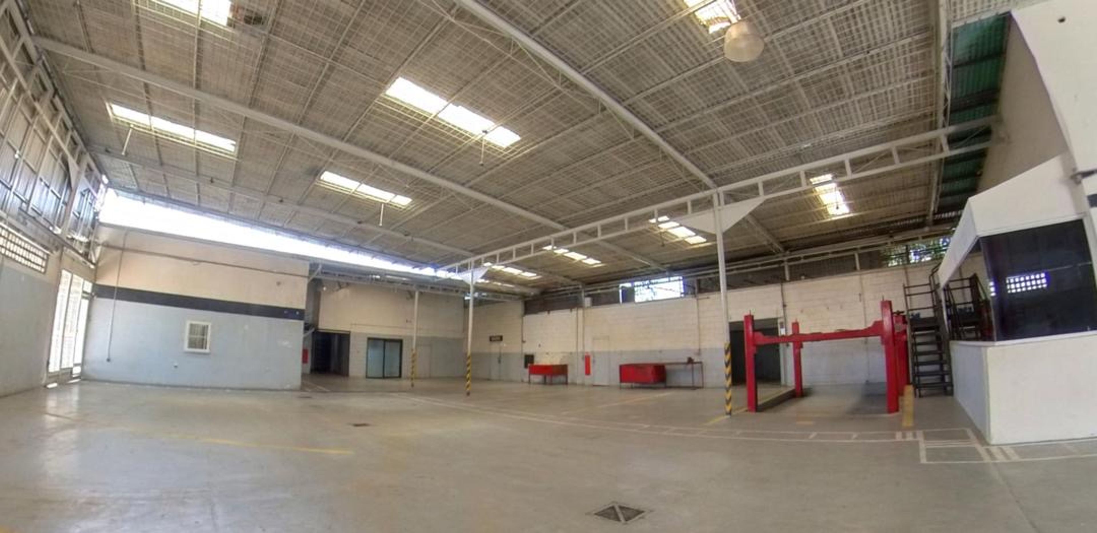 Propiedad comercial de alto impacto visual — foto 3