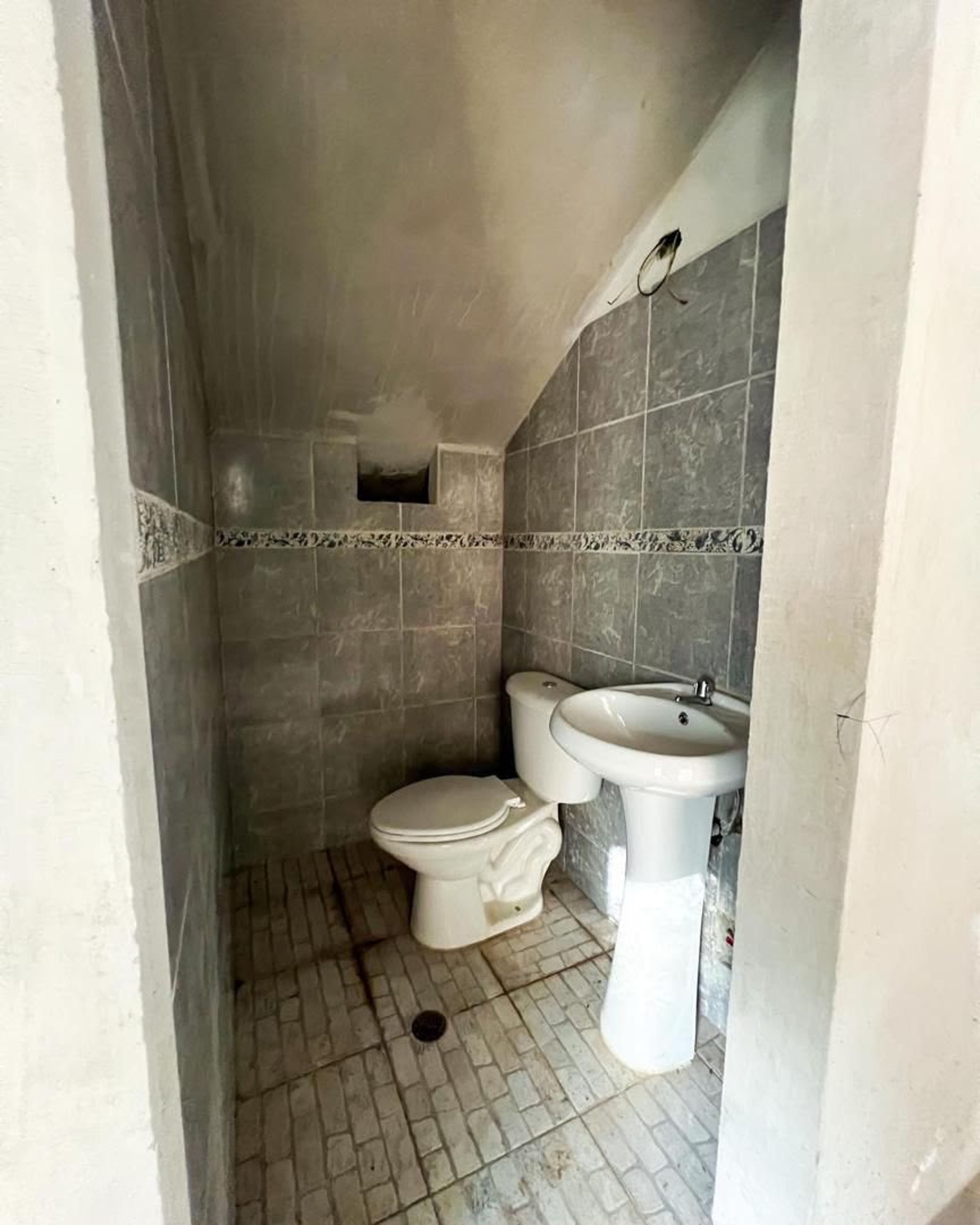 Dos residencias en obra blanca dentro de amplia parcela — foto 6