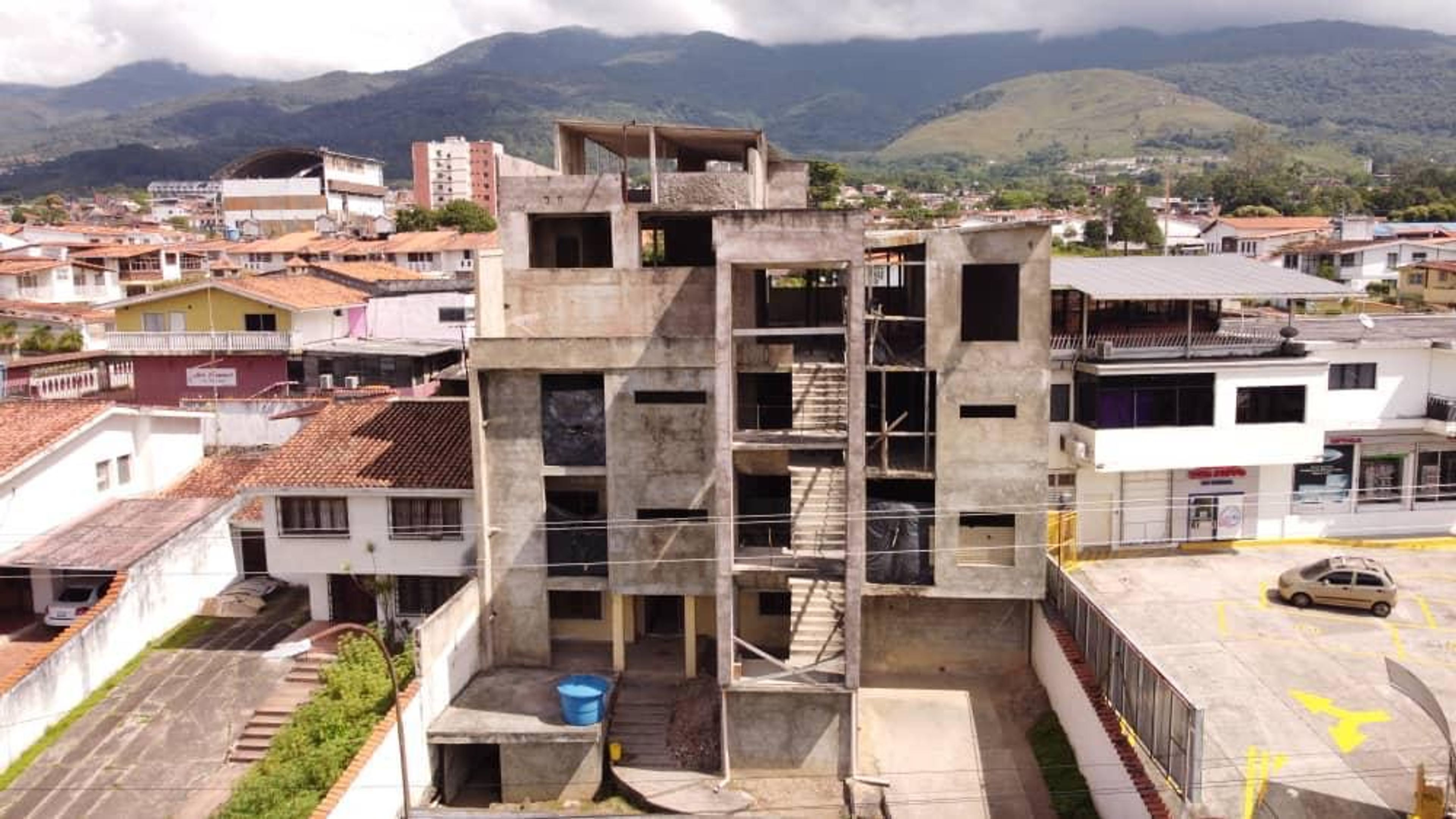 Edificio en Pueblo Nuevo, San Cristóbal — foto 1