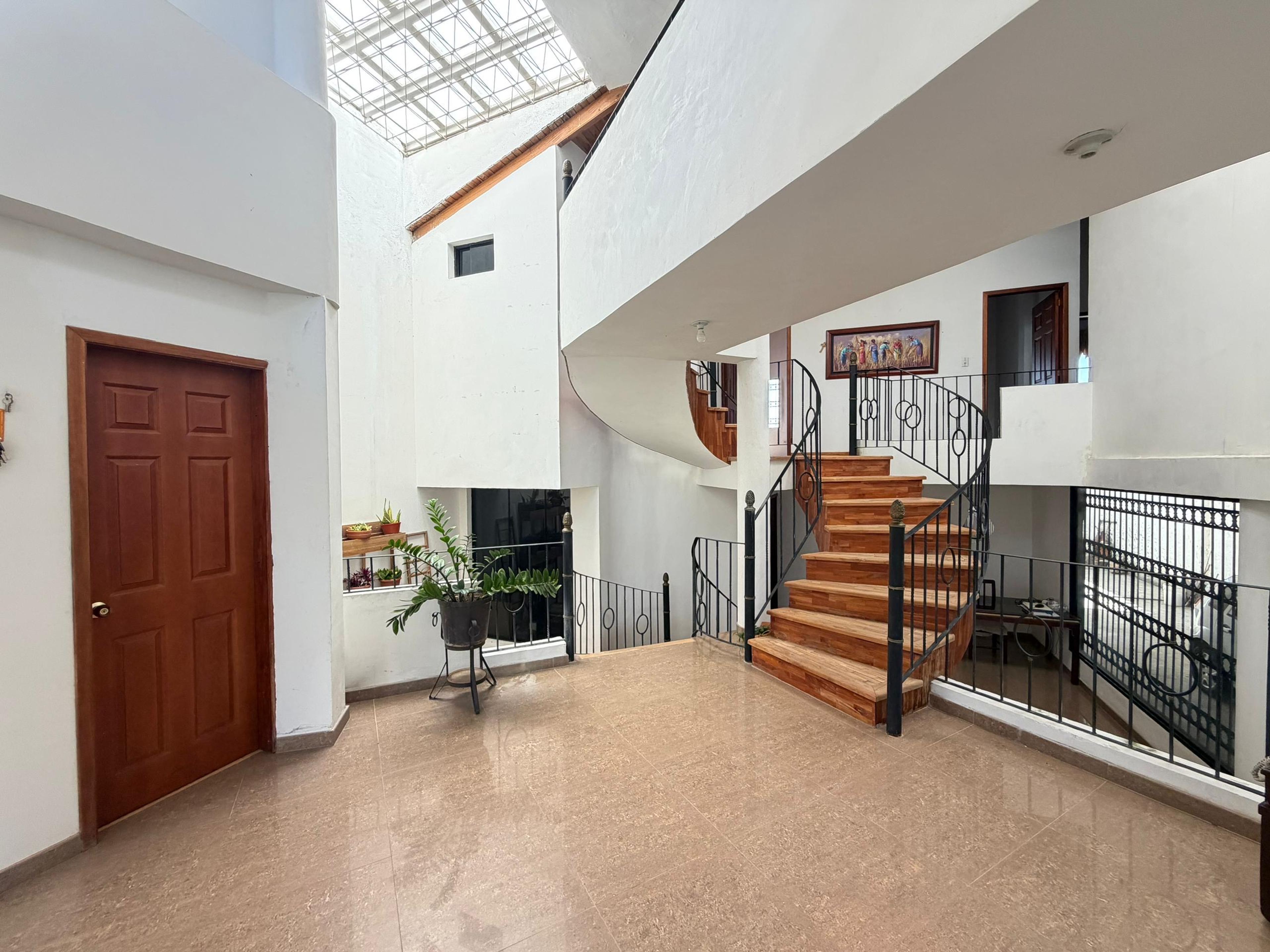 Casa de 5 niveles con jardín interno en Urb. Agua Clara, Pueblo Nuevo — foto 5