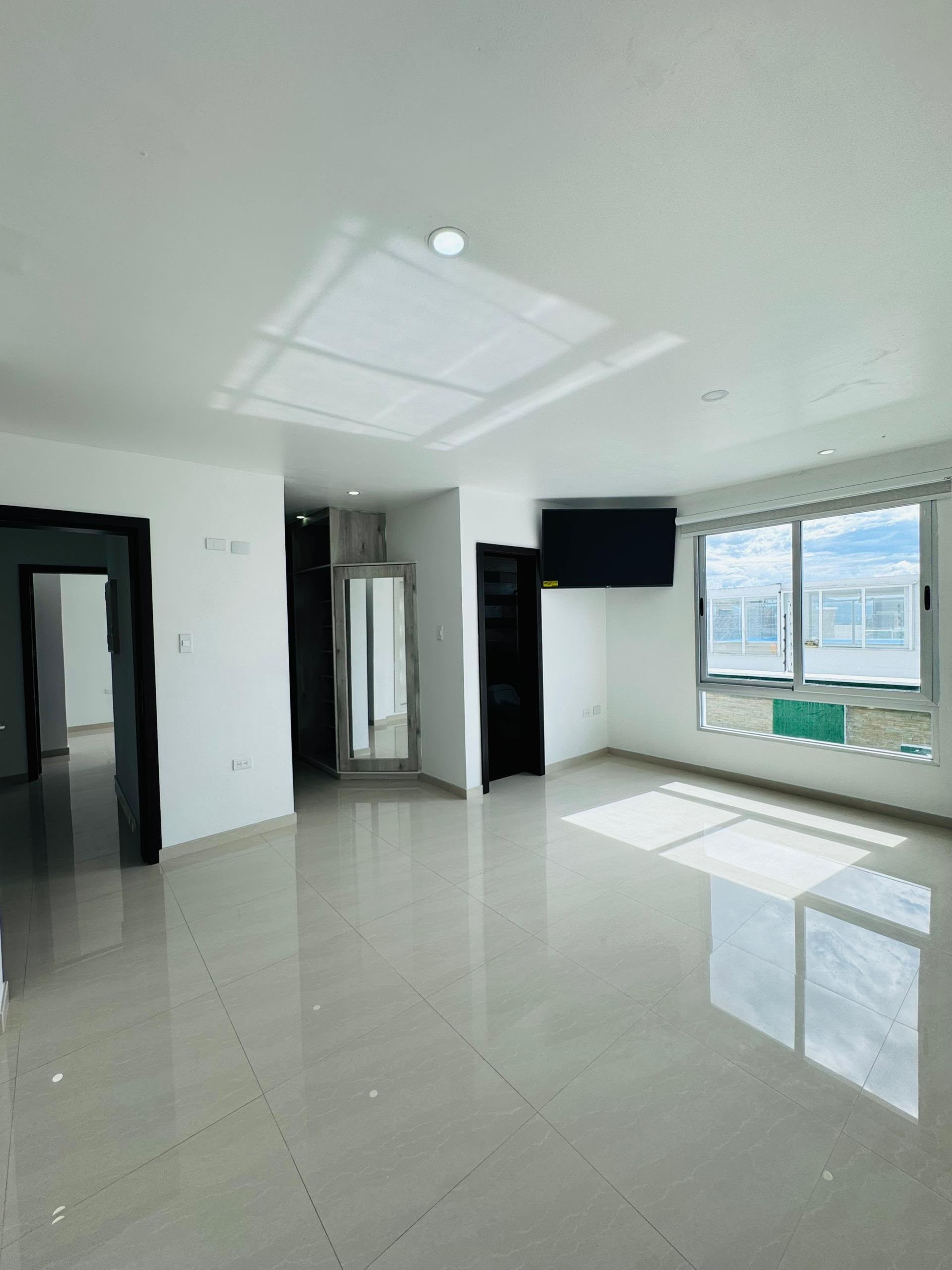 Casa de 3 niveles con piscina y cascada en Urb. Agua Clara — foto 11