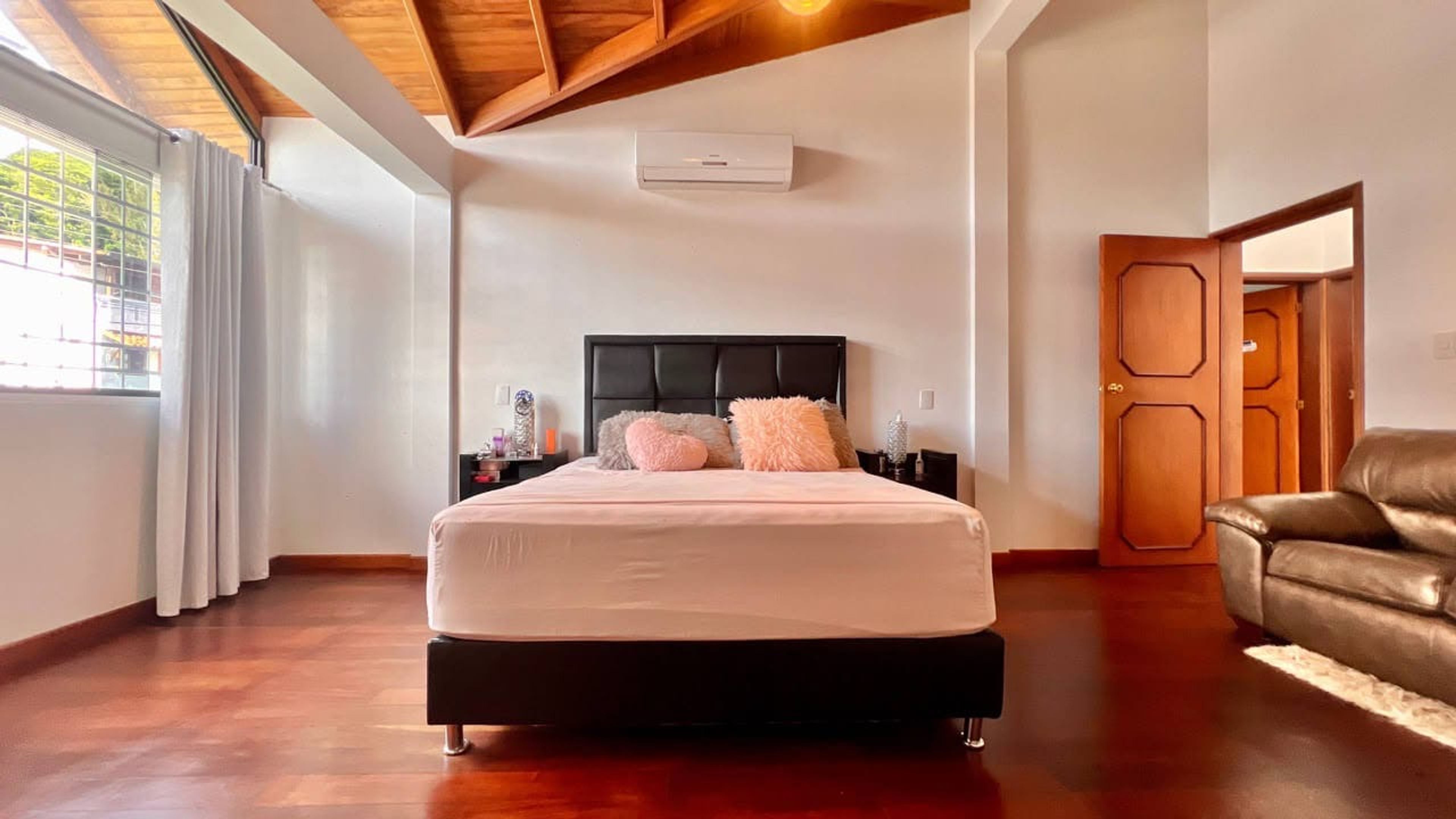 Casa a pie de calle de 247 m² con patio y doble acceso en Polígono de Tiro — foto 5