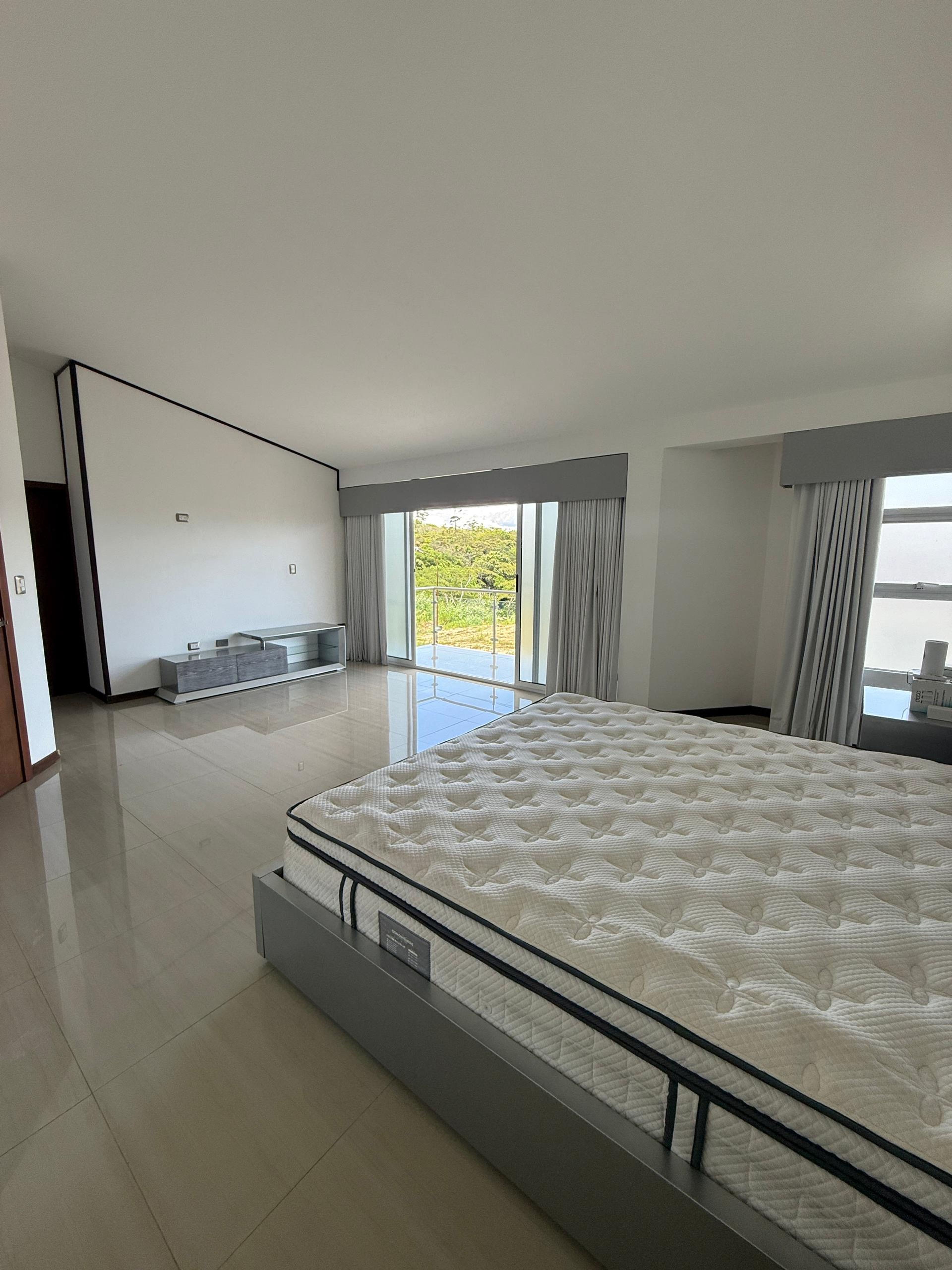 Casa de lujo en Urb. Colinas de Pirineos con piscina  — foto 22