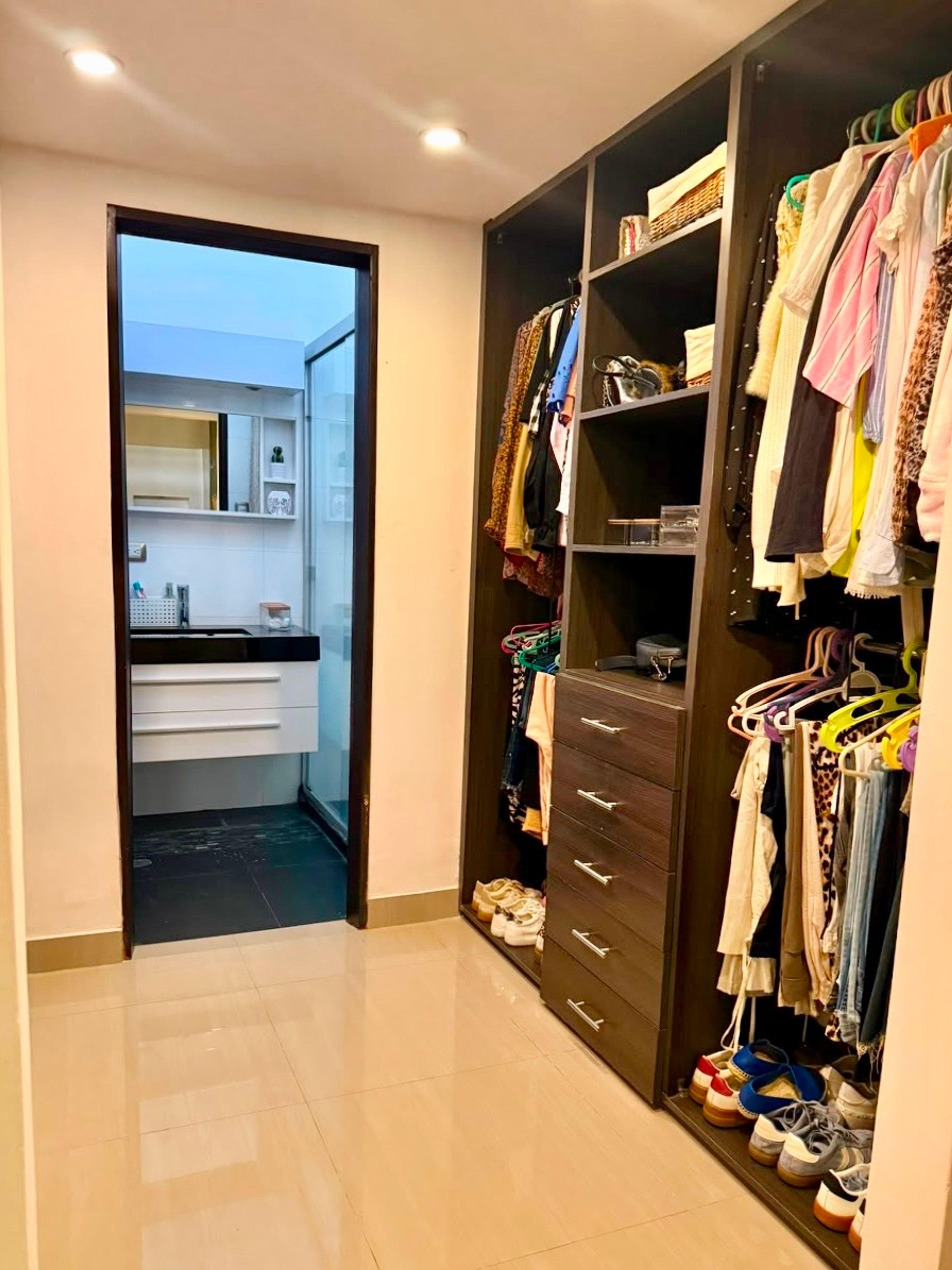 Casa con acabados modernos en Colinas de Pirineos — foto 12