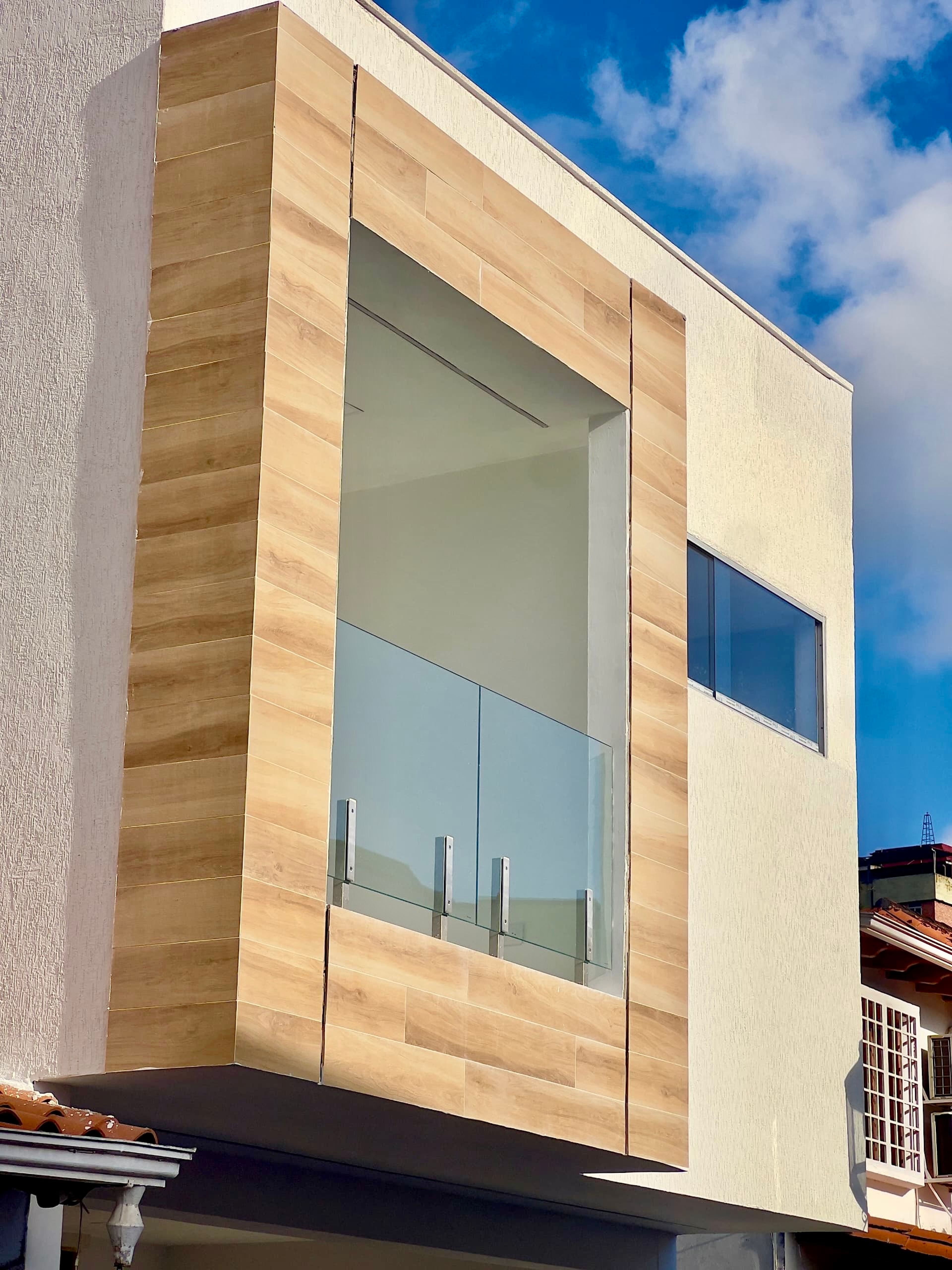 Residencia a estrenar de tres niveles con terraza en Las Acacias — foto 2
