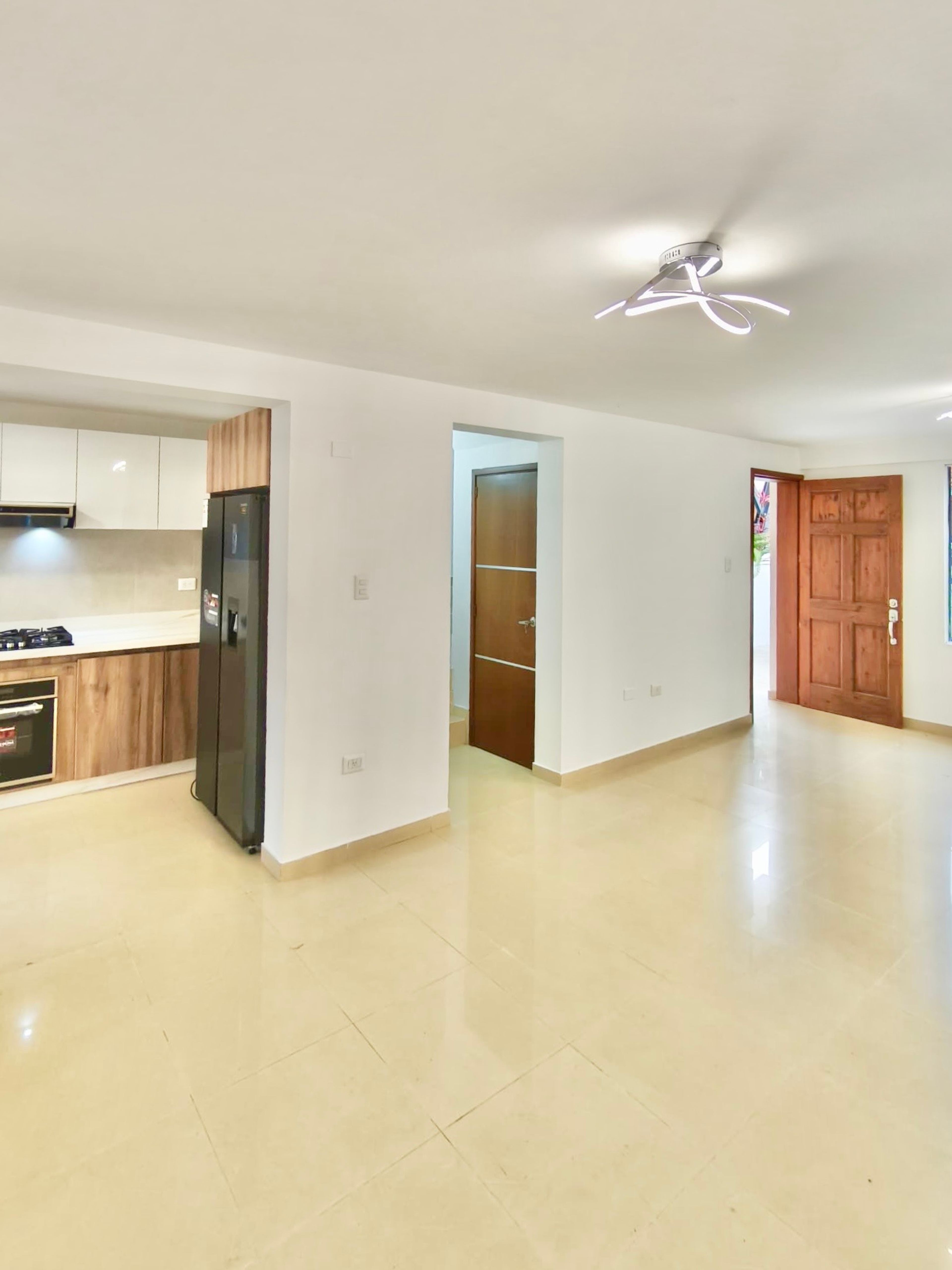 Residencia moderna de tres niveles en Conjunto Terrazas de Pirineos — foto 5