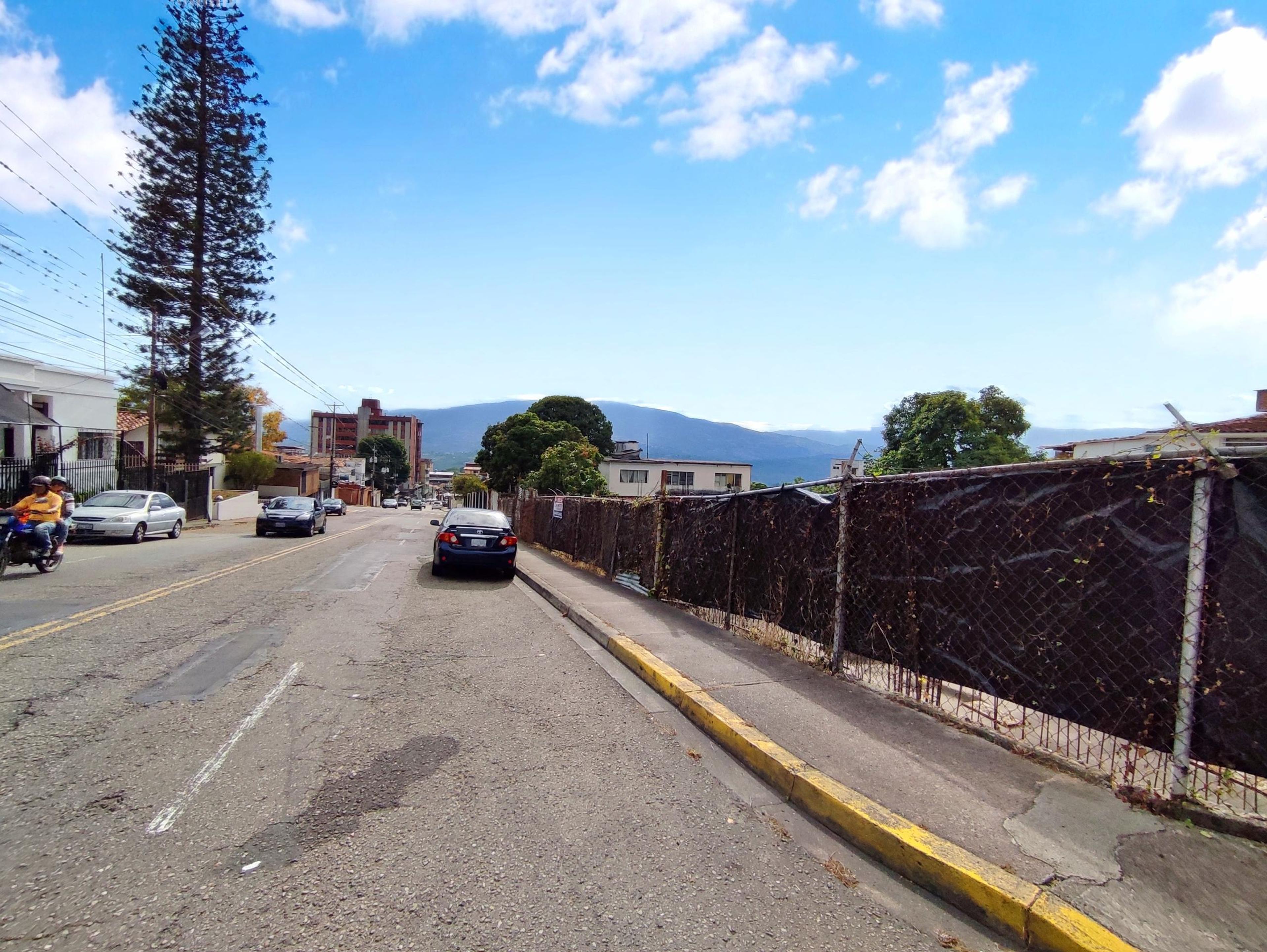 Terreno esquinero estratégico en Barrio Obrero con proyecto aprobado — foto 8