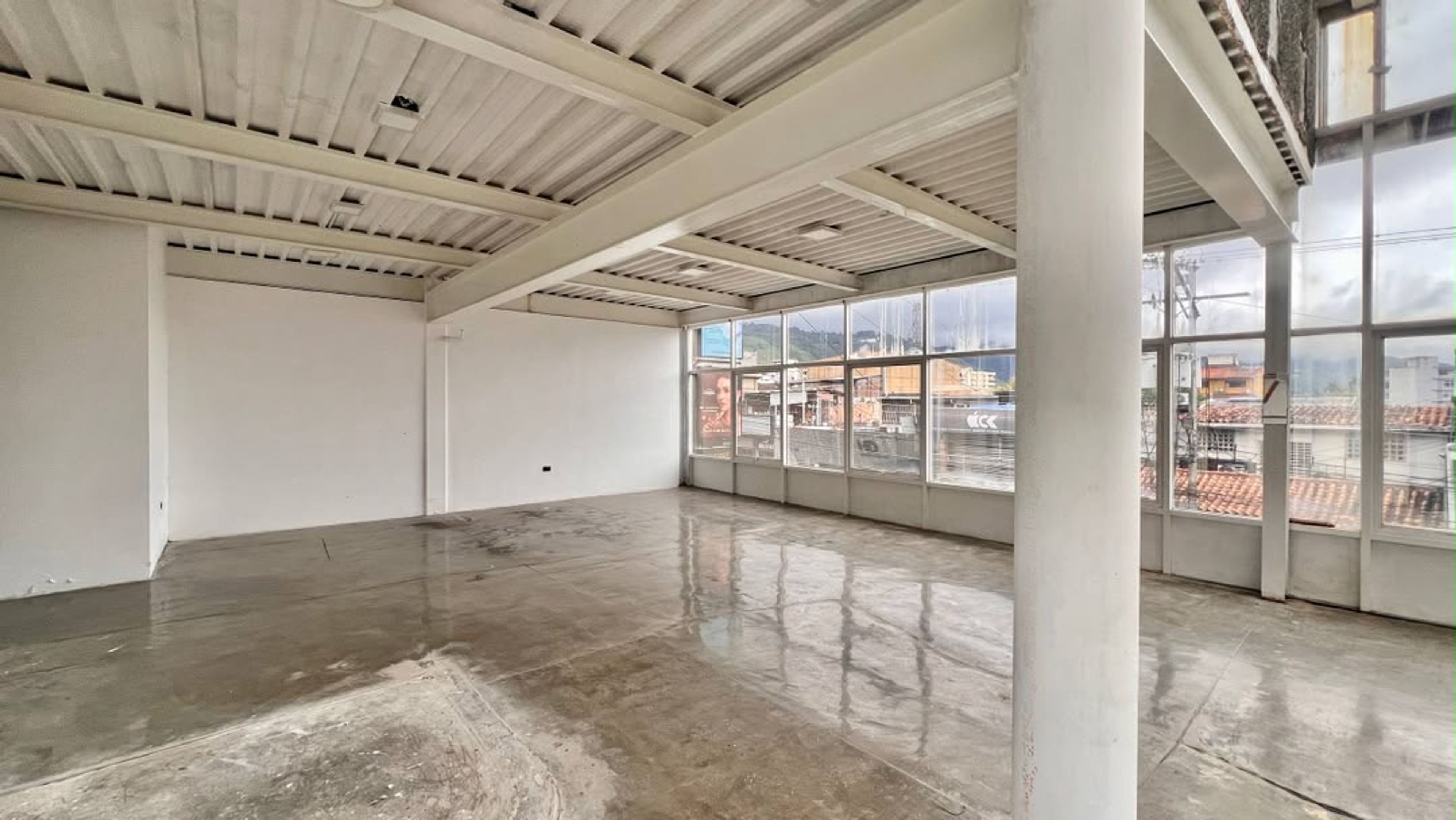 Local comercial en Barrio Obrero con bonitas vistas  — foto 7