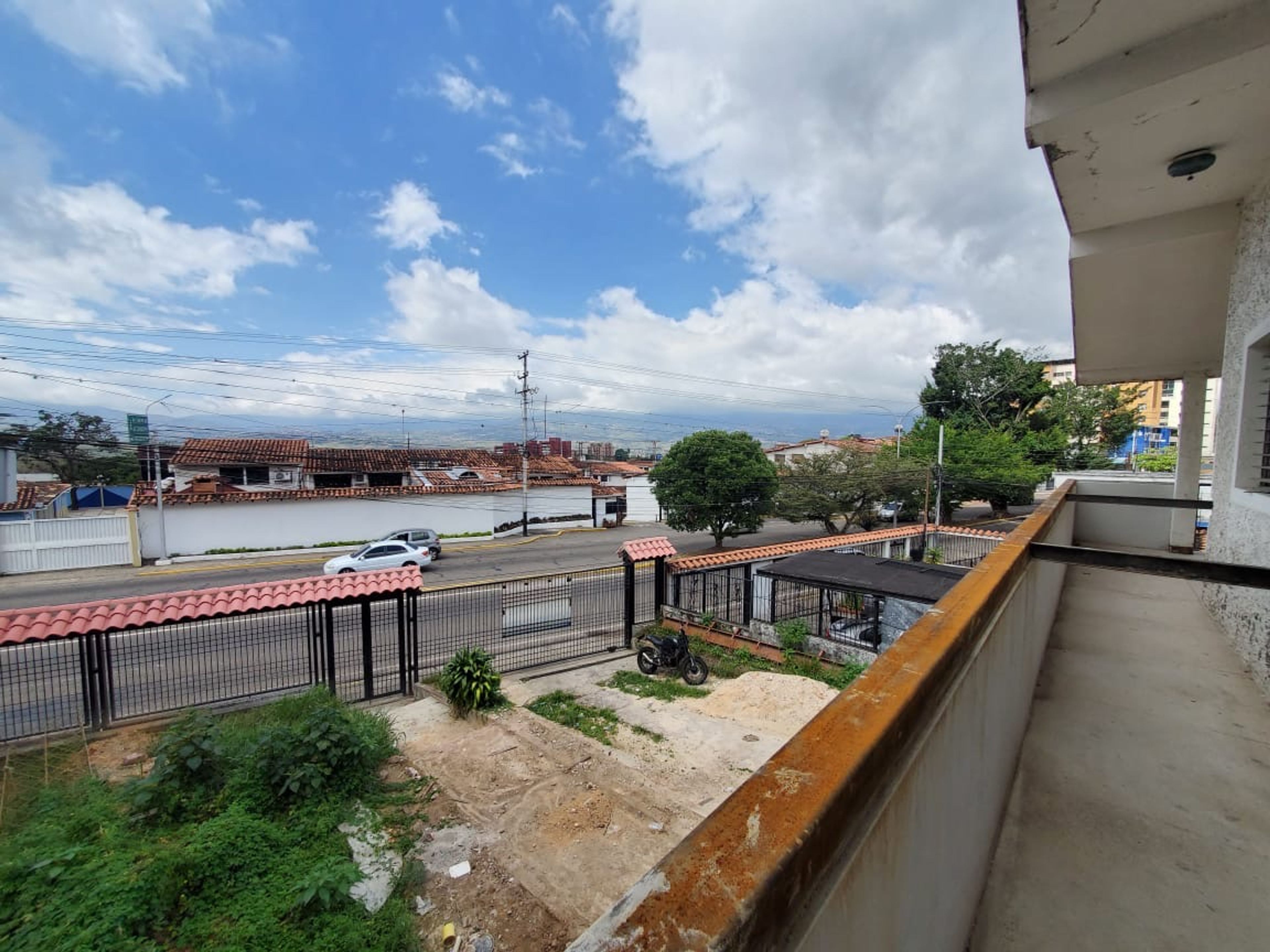Casa doble propósito de 400 m² en Avenida Ferrero Tamayo para negocio y vivienda — foto 8