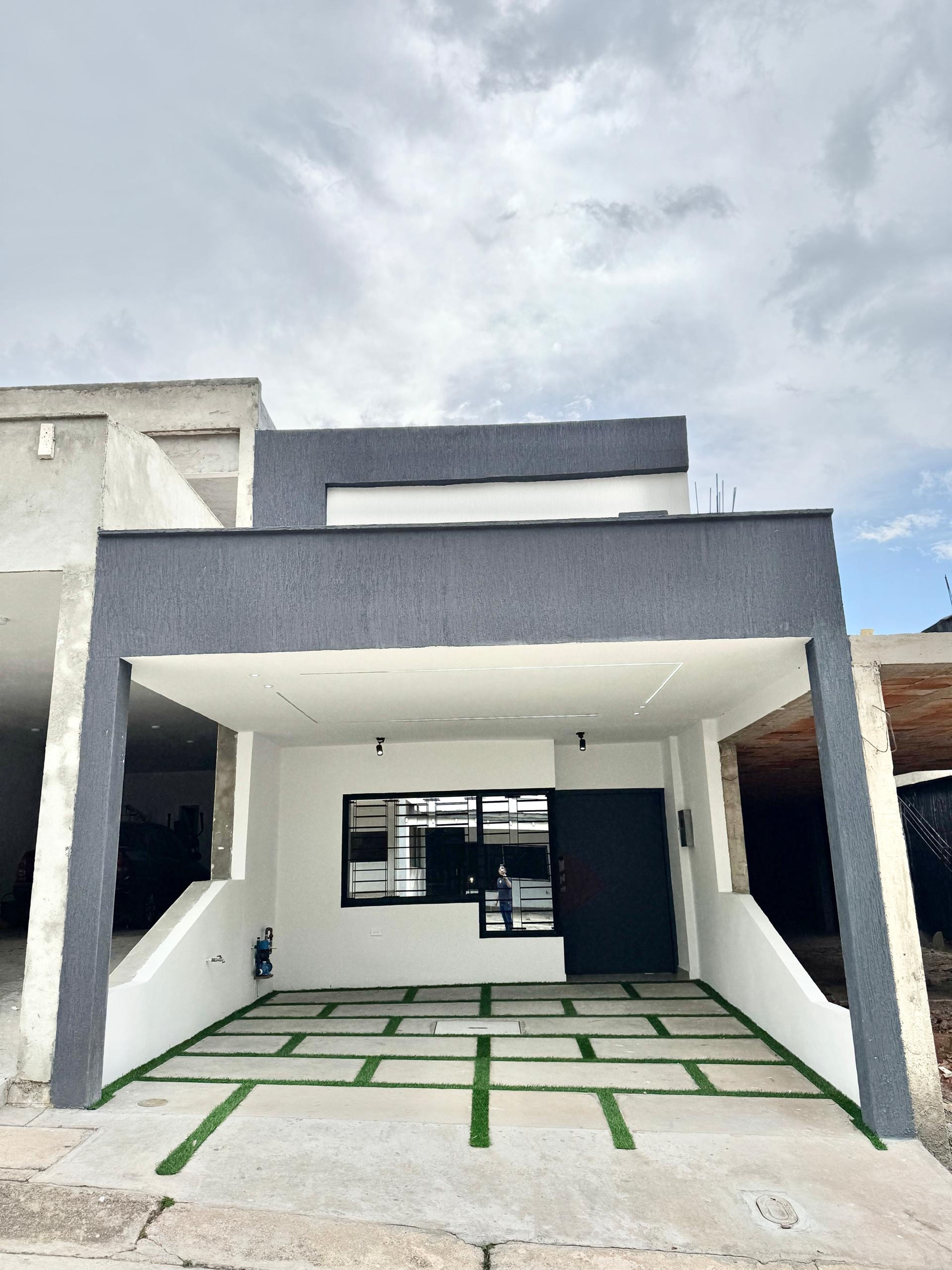 Casa o TownHouse en La Castellana, San Cristóbal — foto 1