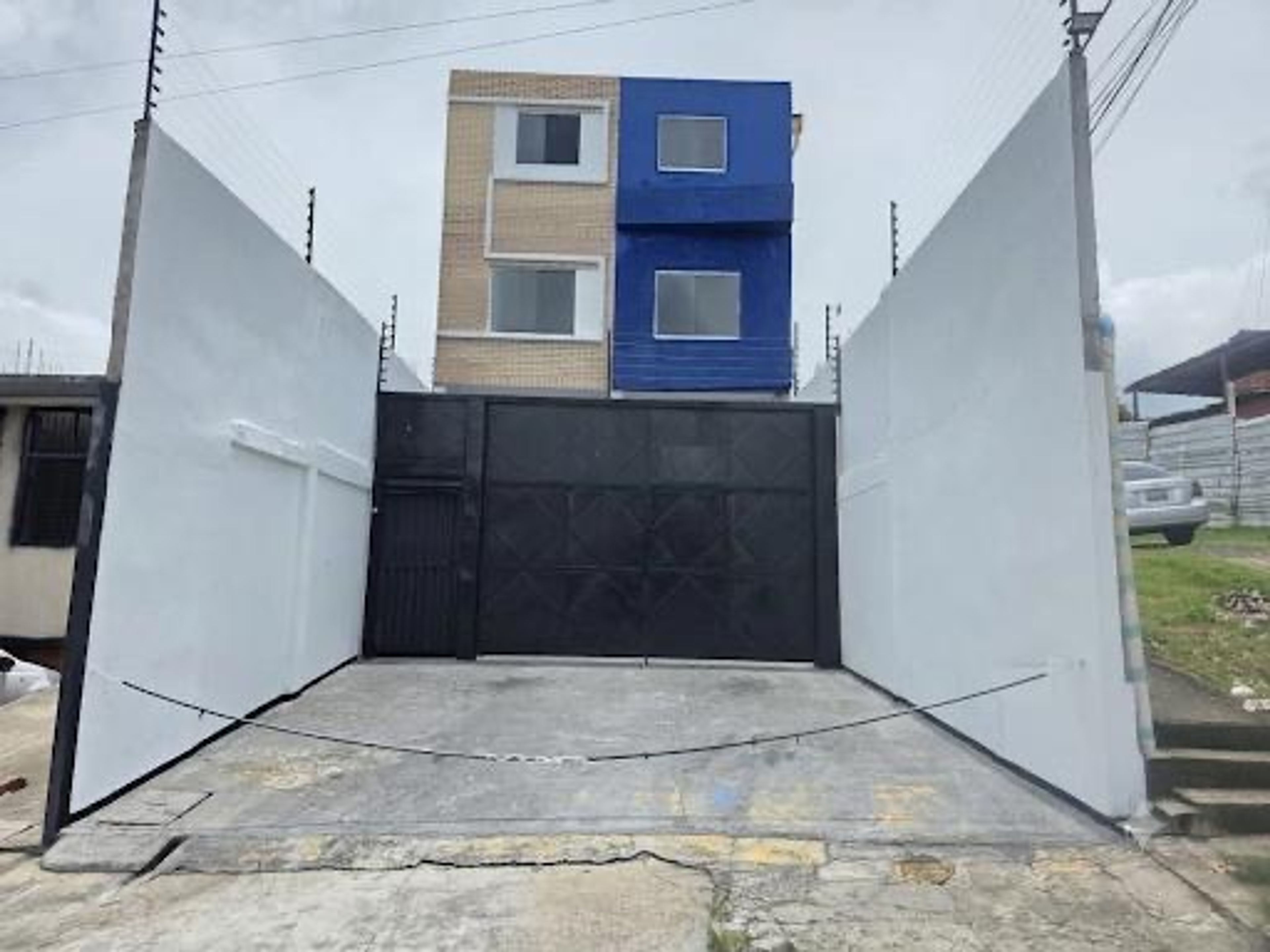 Edificio comercial estratégico en la vía principal de Santa Teresa, Barrio Bolívar — foto 1