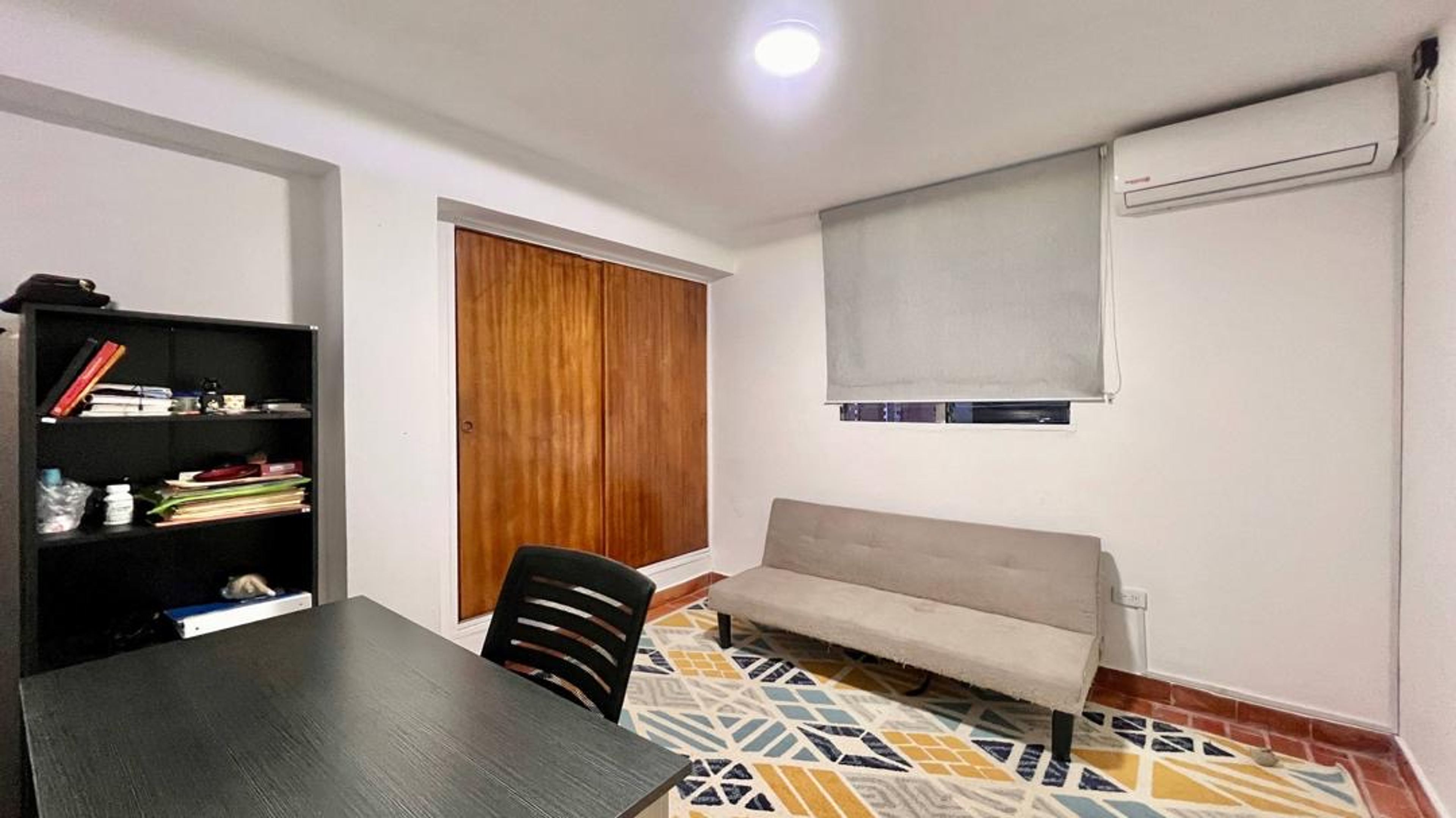 Apartamento remodelado con opción de financiamiento en Residencias La Hacienda — foto 7