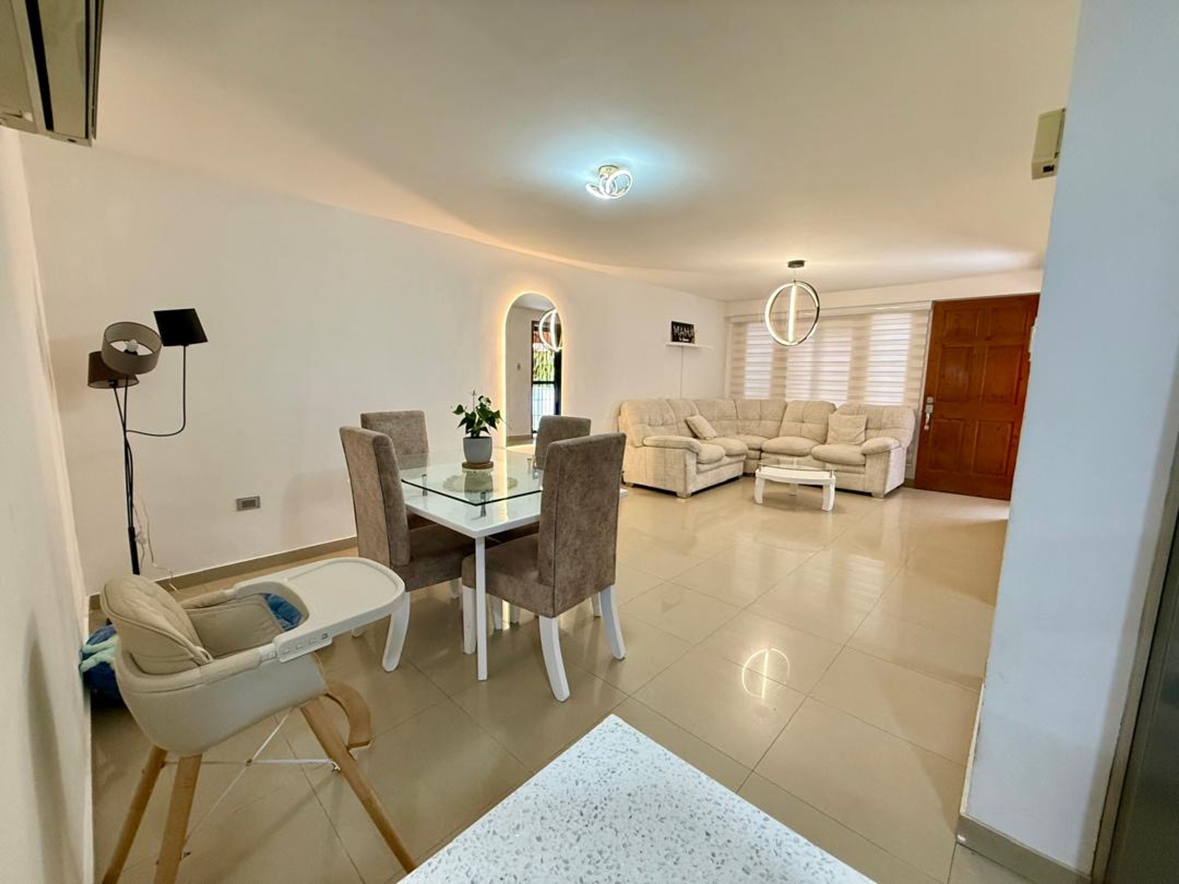 Casa moderna de 3 niveles en Terrazas de Pirineos — foto 17