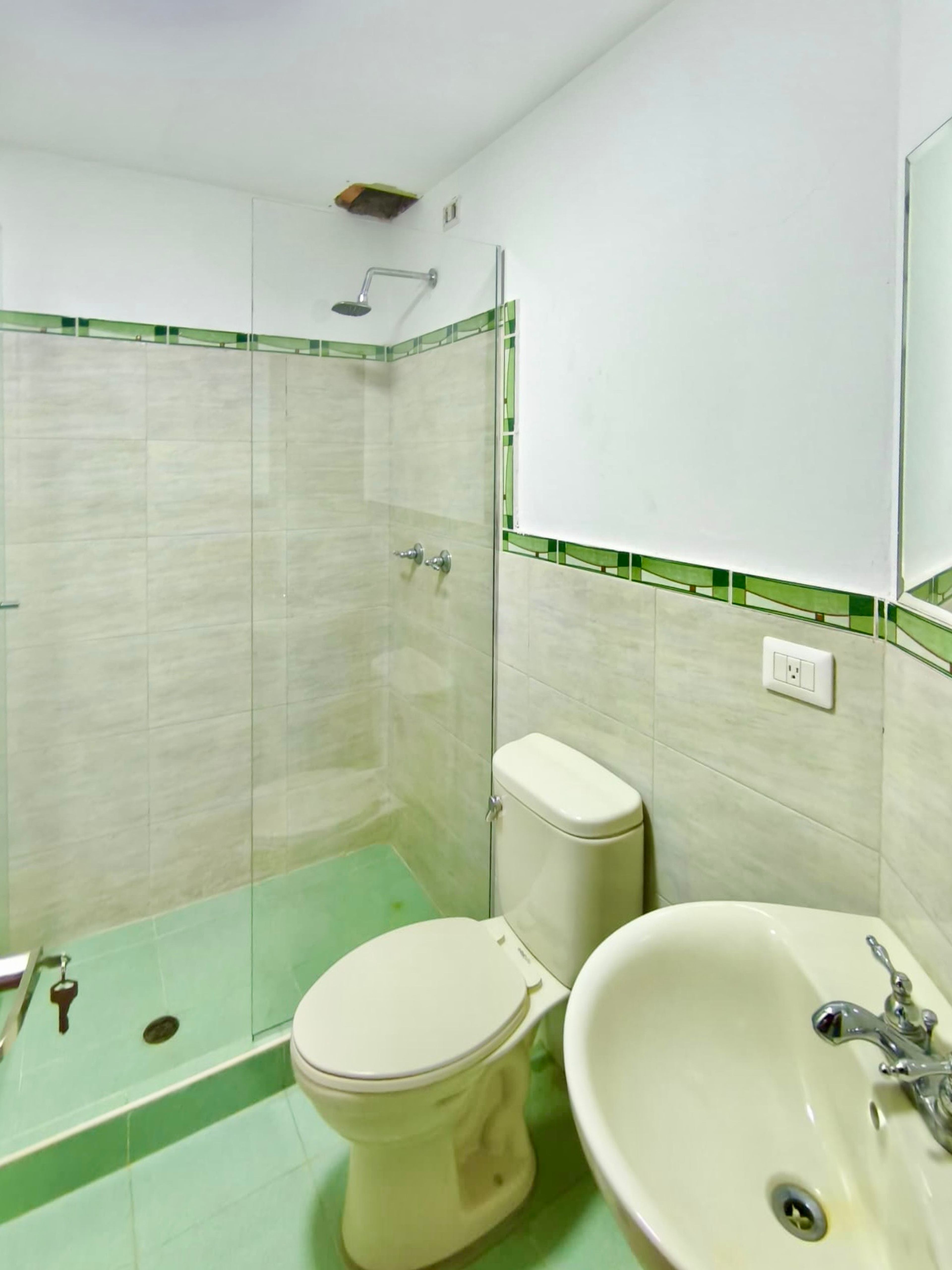 Residencia moderna de tres niveles en Conjunto Terrazas de Pirineos — foto 11