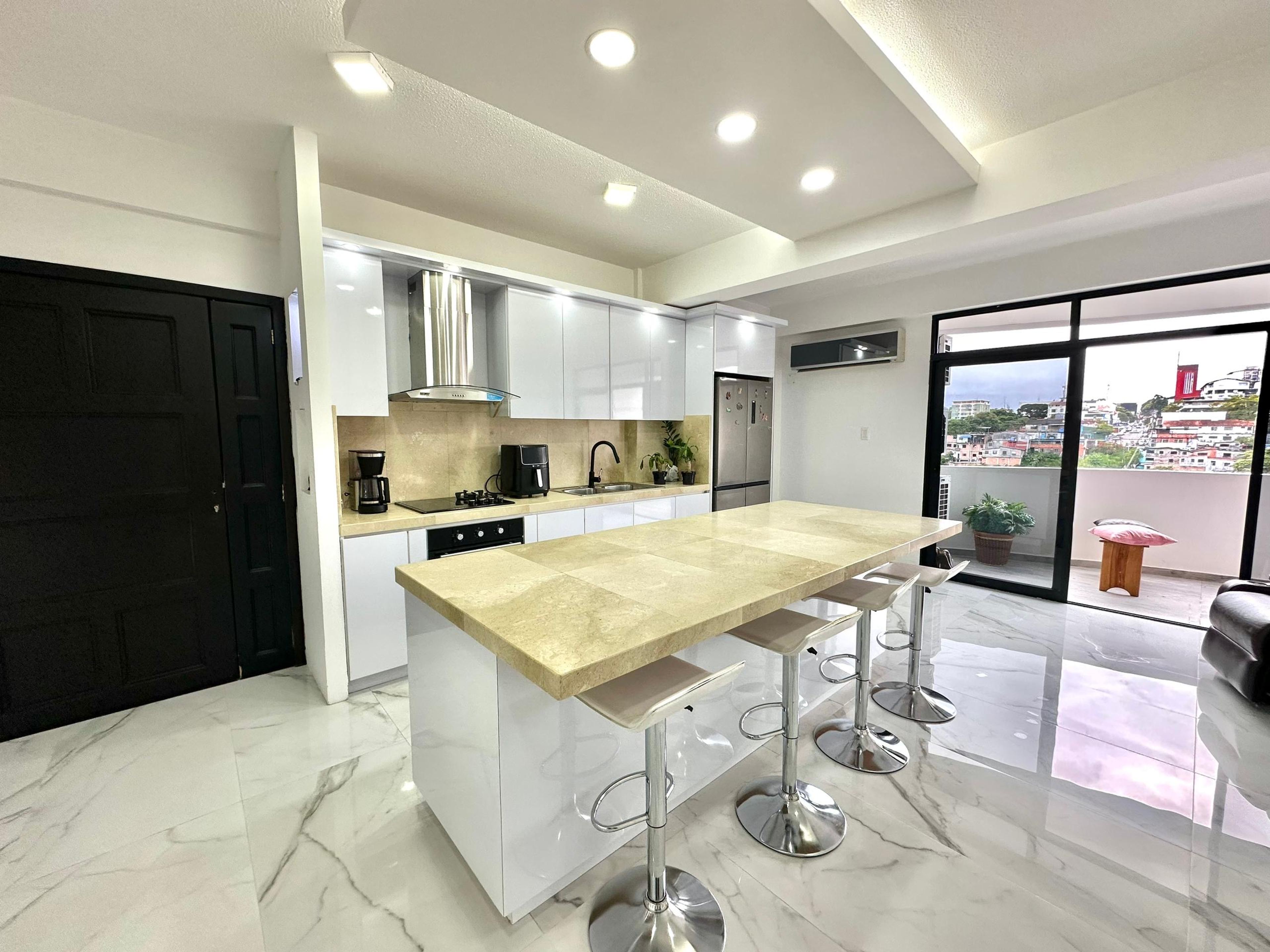 Apartamento con terraza en Kavanayen Suites, Las Acacias — foto 8