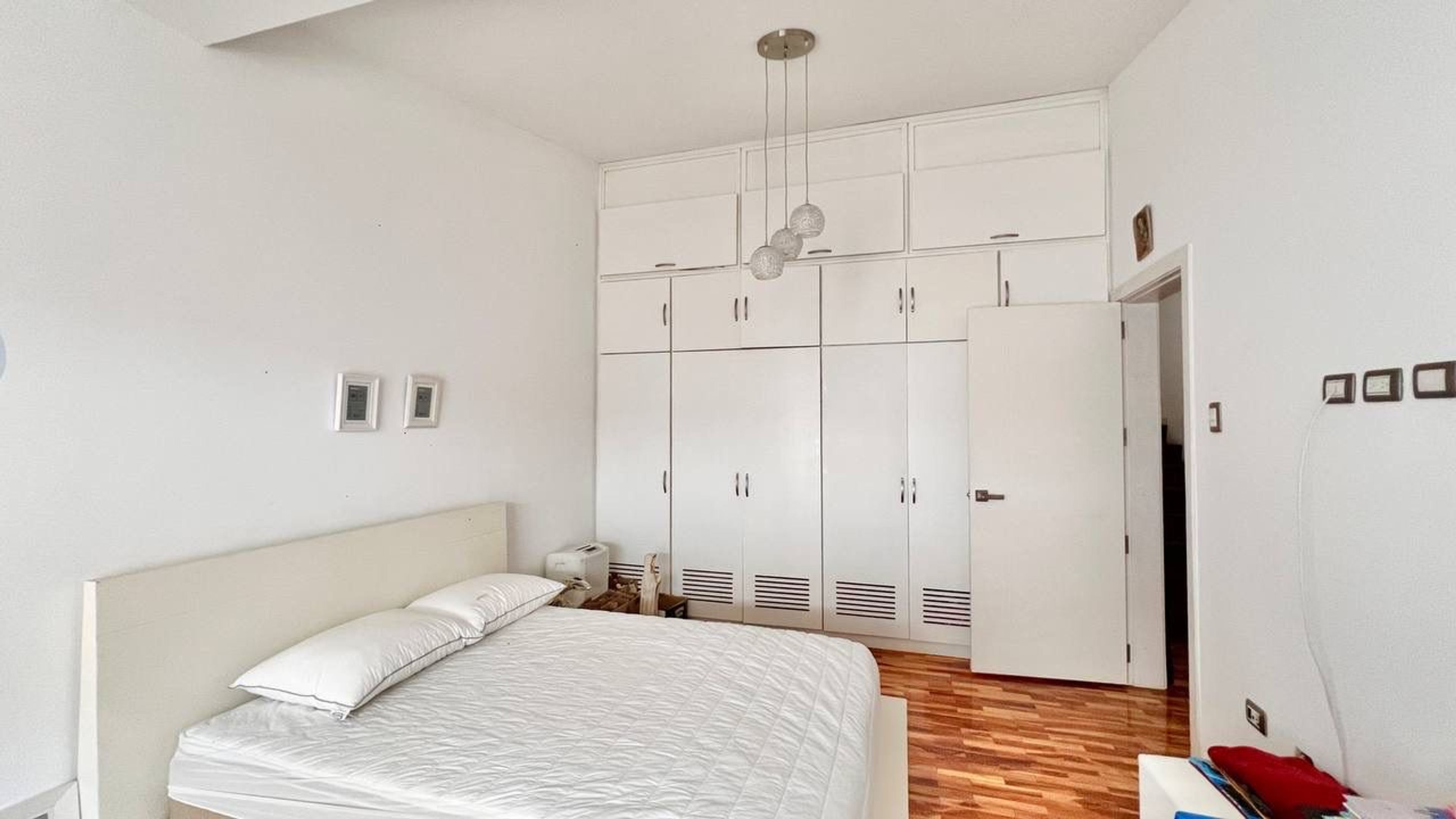 Casa de 500 m² de construcción con patio y área social en zona alta de Colinas de Pirineos — foto 10