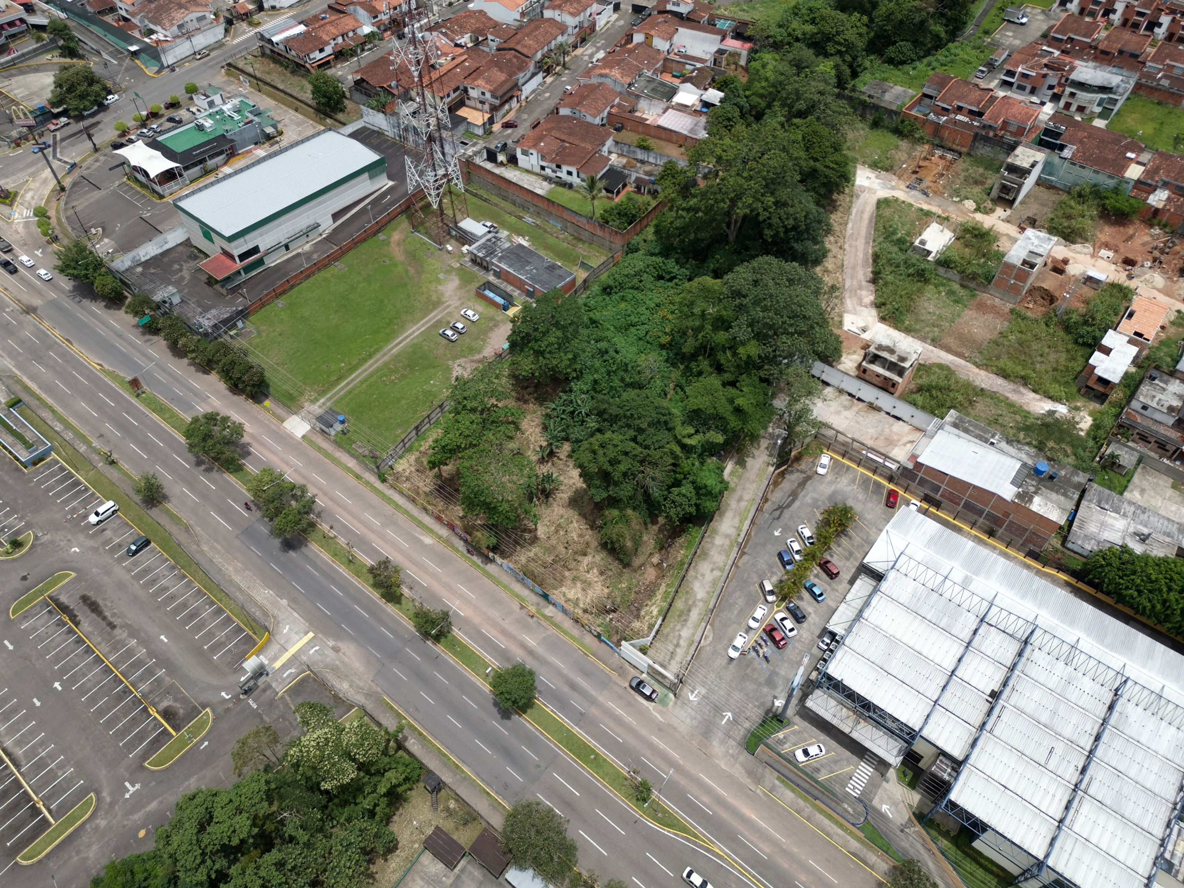 Terreno o parcela en Avenida Rotaria, San Cristóbal — foto 3