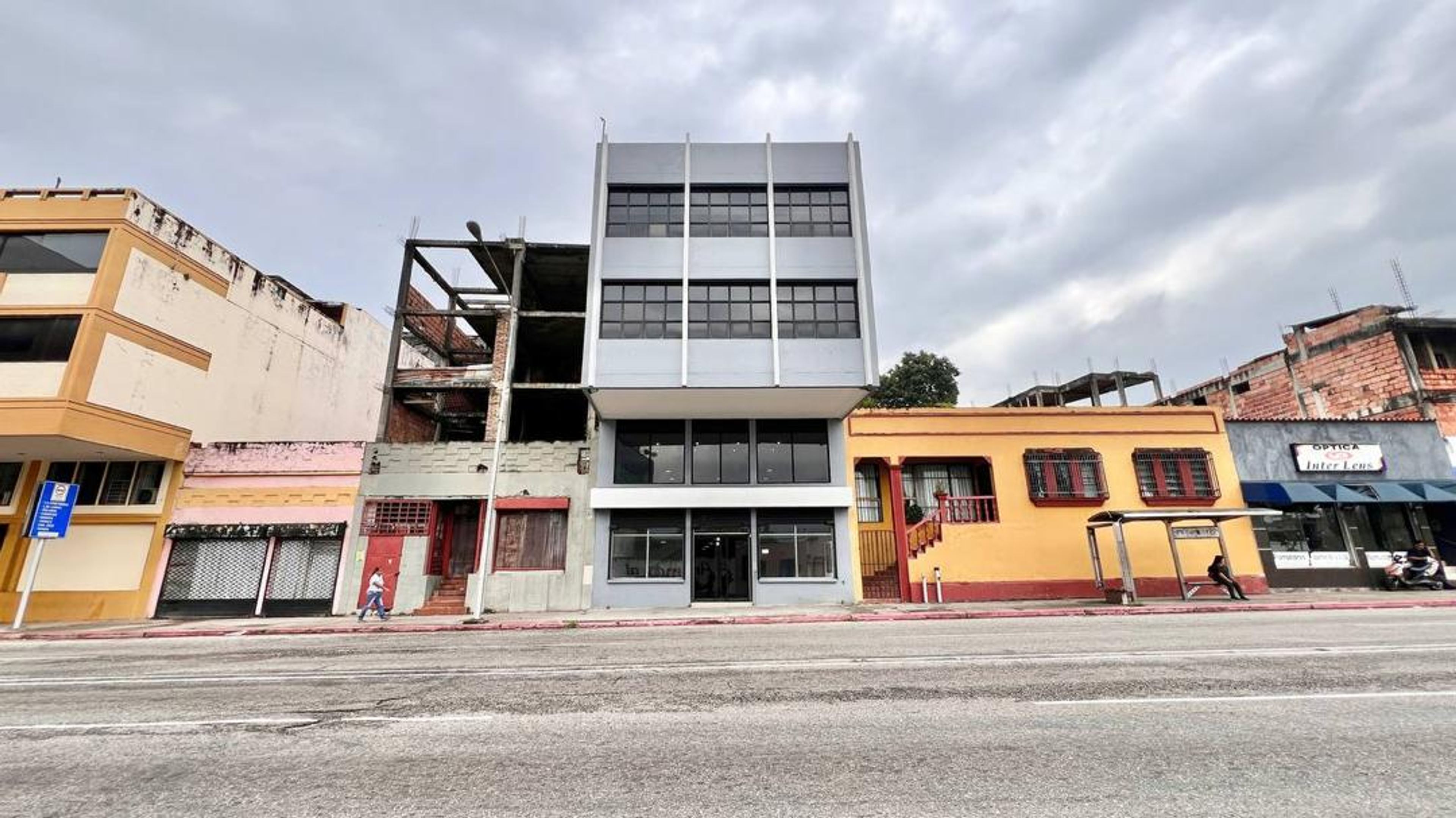 Edificio en Centro, San Cristóbal — foto 1