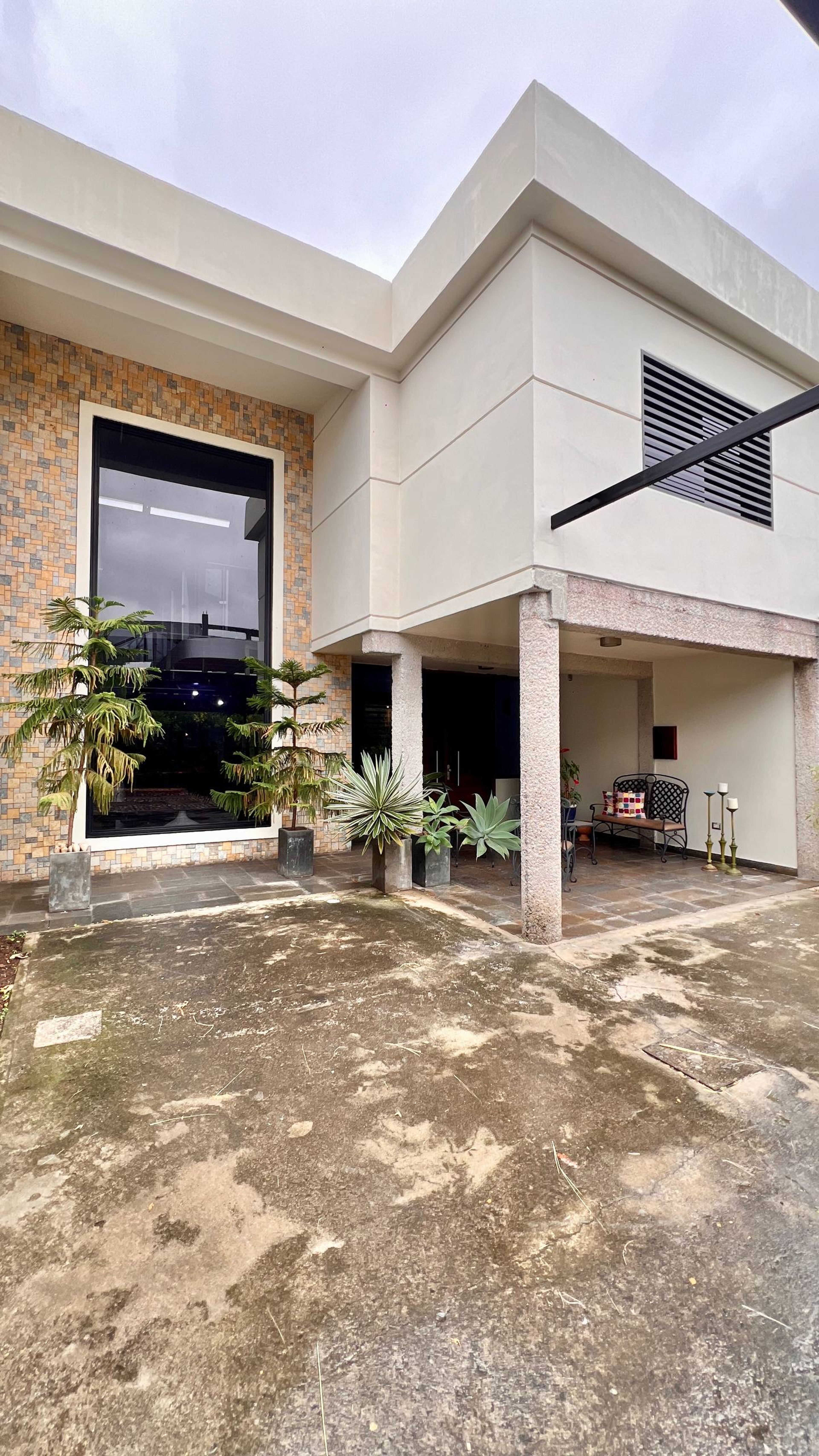Exclusiva residencia de estilo lujo industrial con piscina privada en Tucape Parte Alta — foto 1