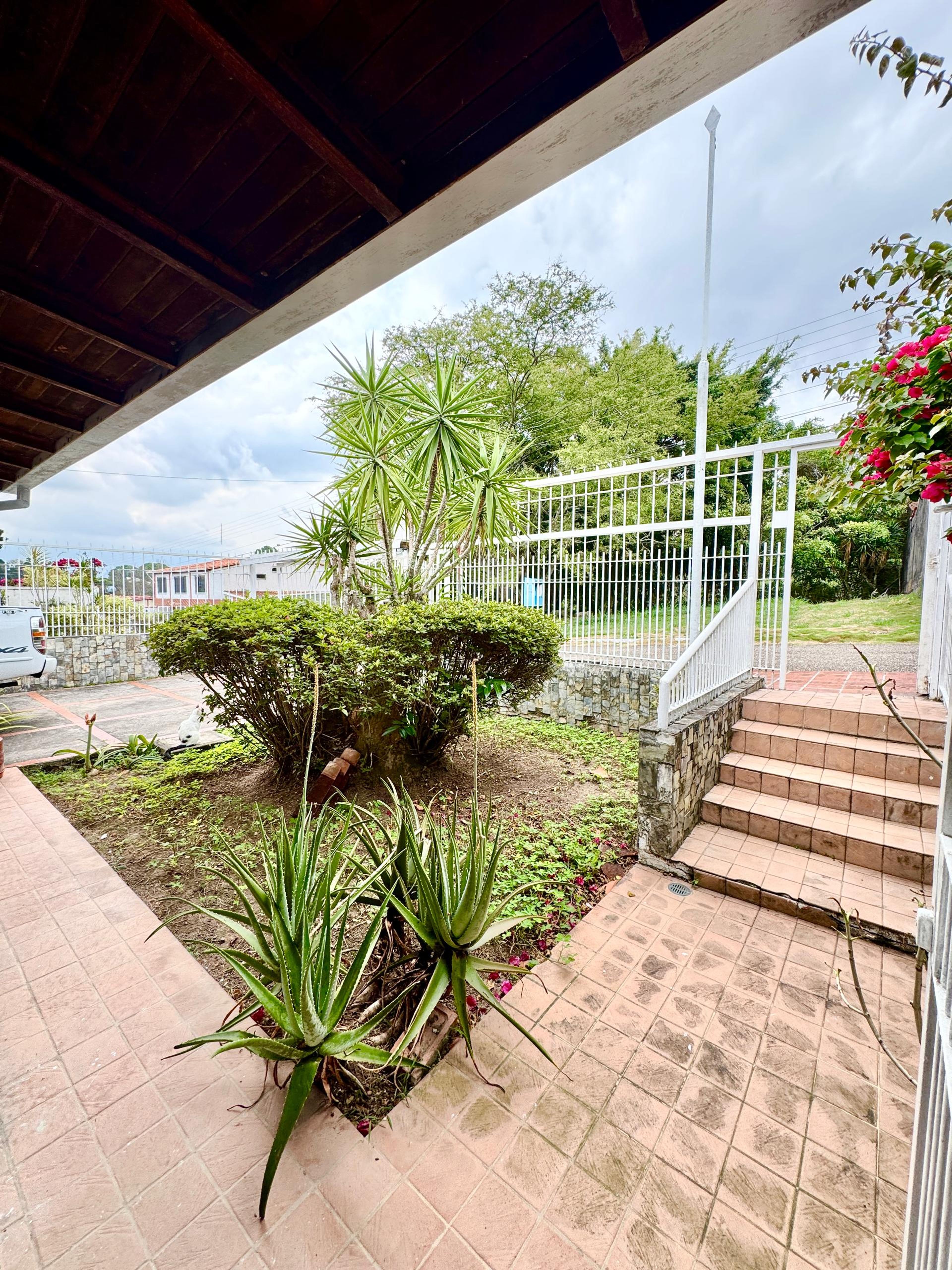 Casa o TownHouse en Avenida Carabobo, Municipio San Cristóbal — foto 2