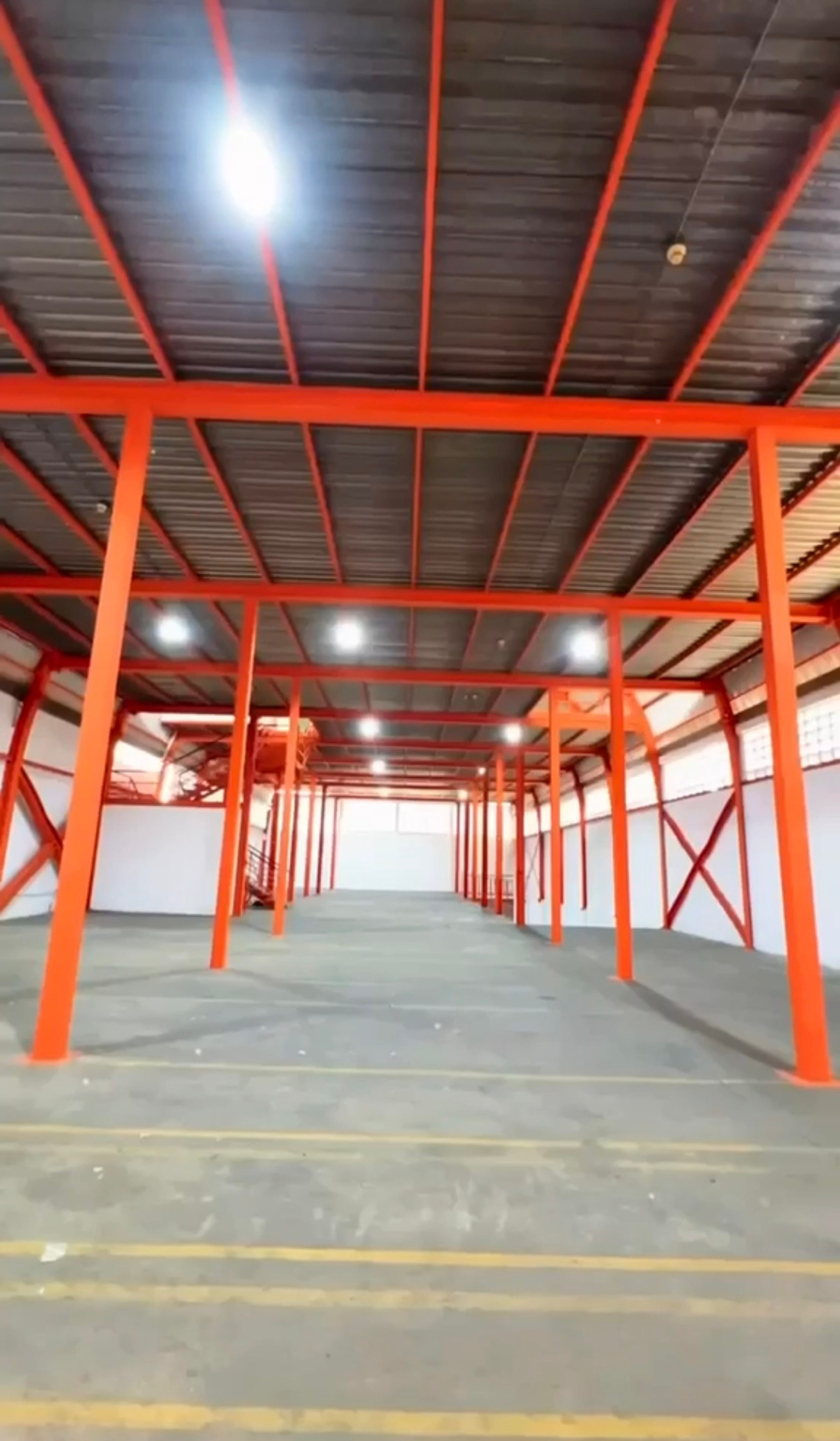 Galpón comercial de 2.263 m² en 3 niveles con transformador propio en La Concordia — foto 2