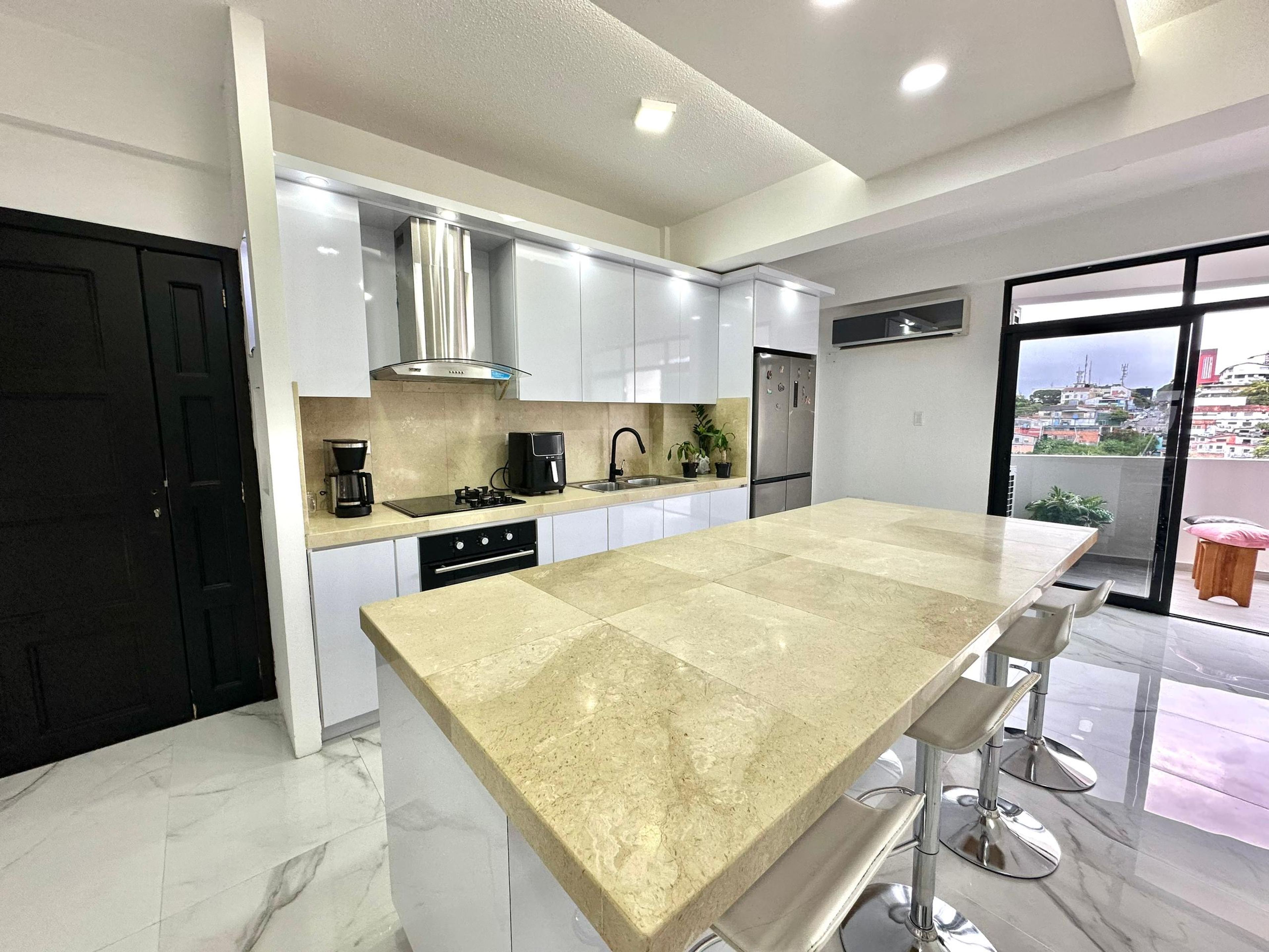 Apartamento con terraza en Kavanayen Suites, Las Acacias — foto 9