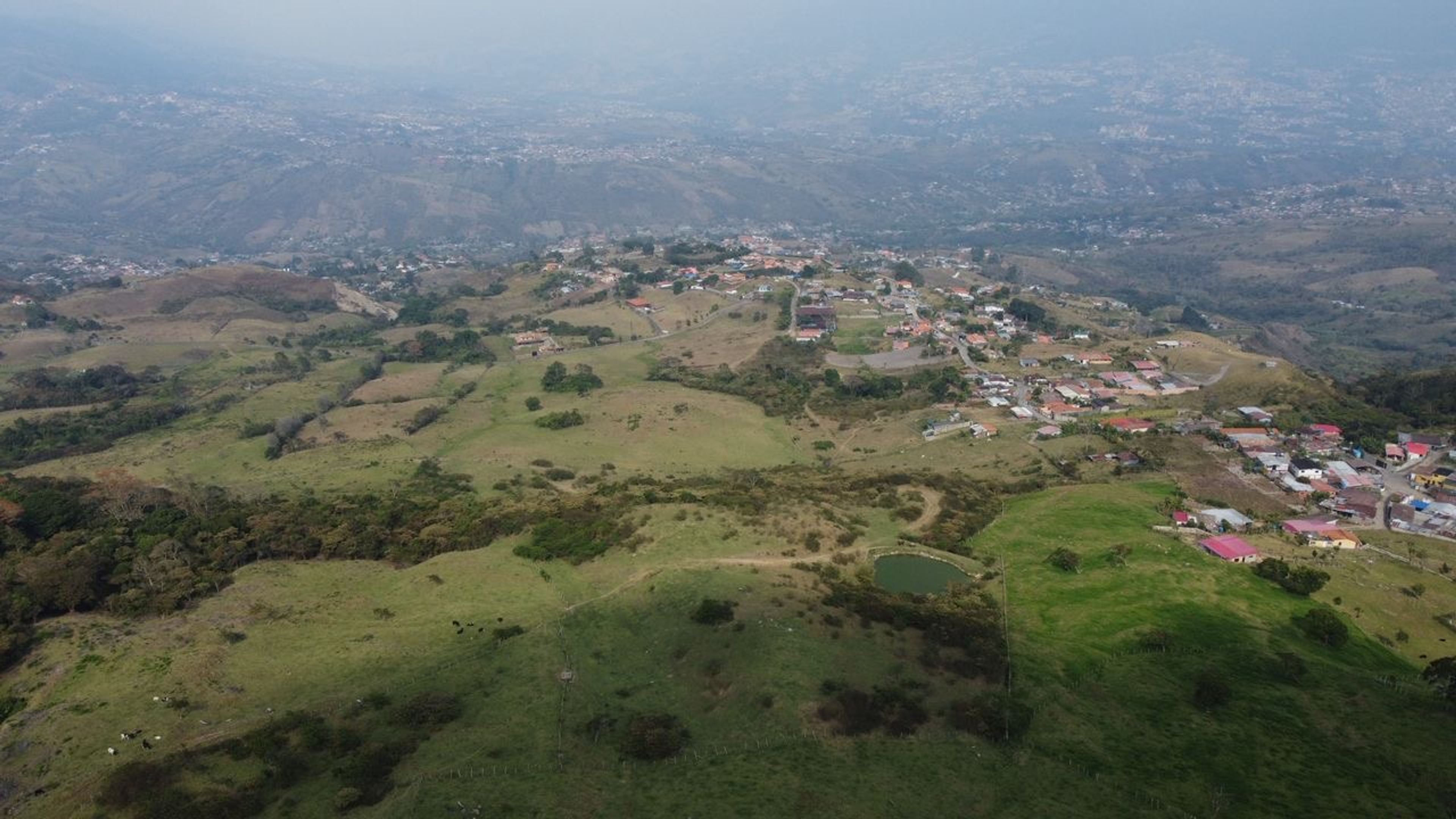 Terreno turístico y agrícola de 6,5 hectáreas con agua propia en los Páramos de Capacho — foto 10