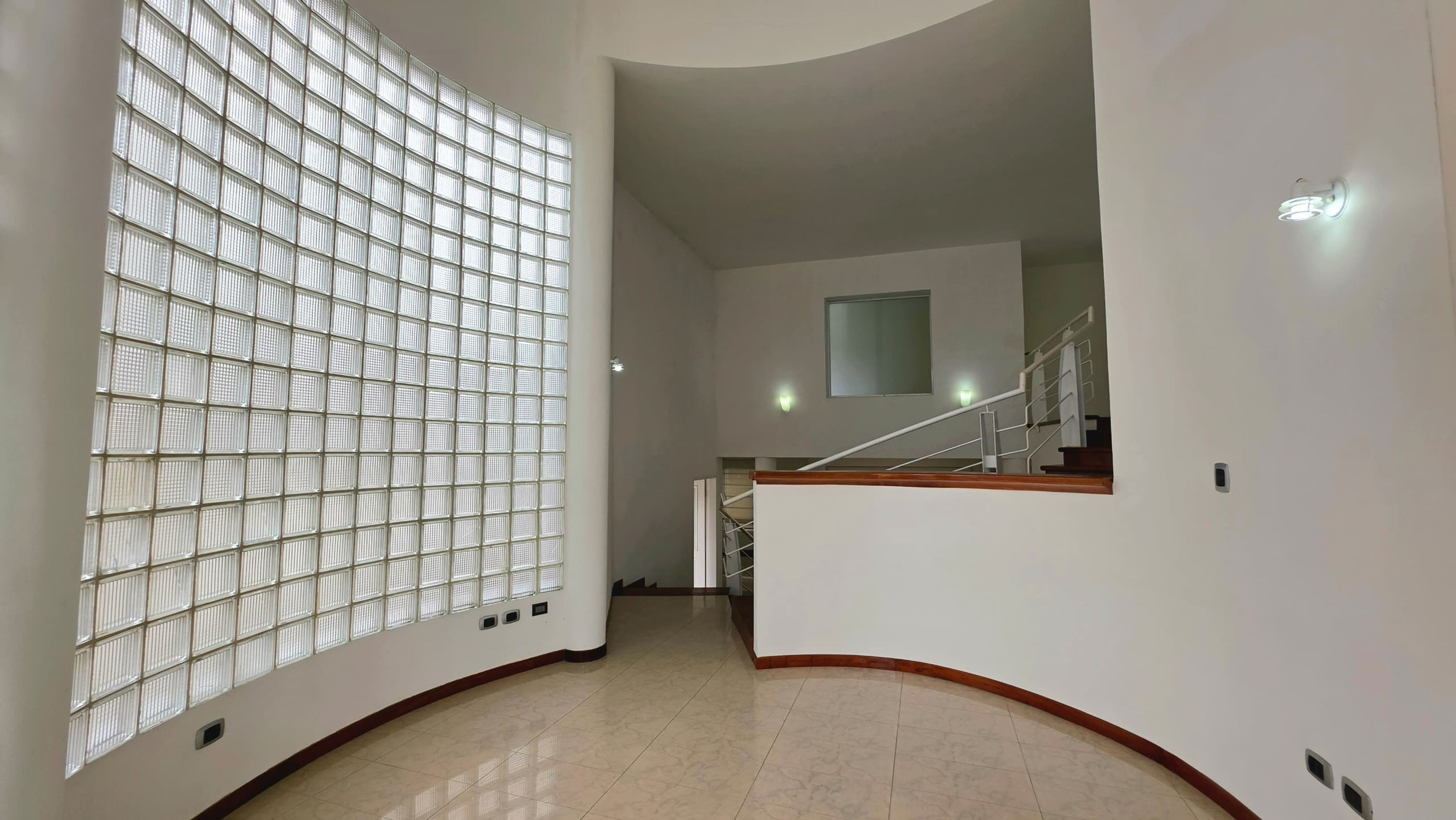 Casa con 4 suites y estudio en la exclusiva Urbanización Valle Arriba — foto 9