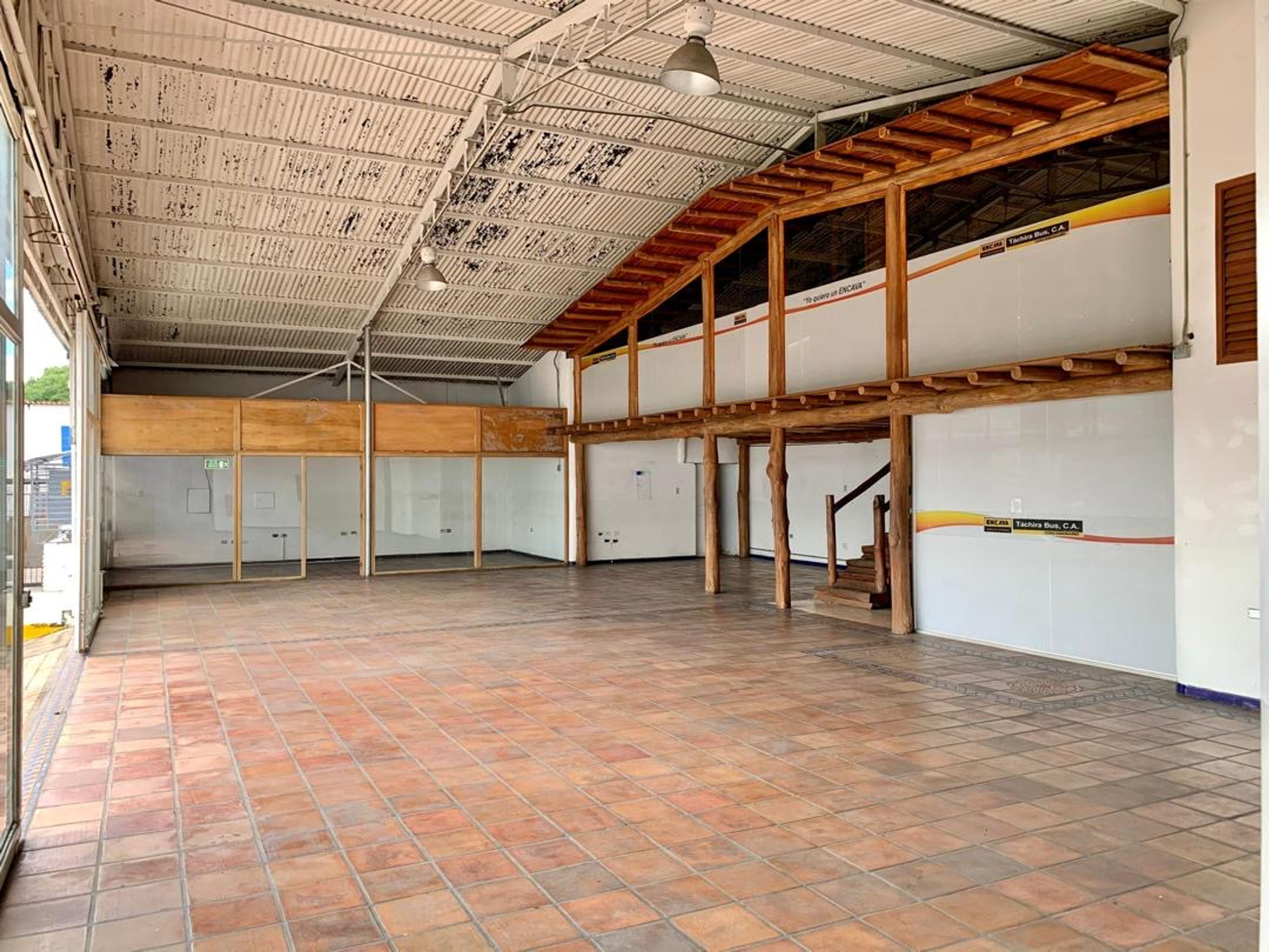 Propiedad comercial de alto impacto visual — foto 5