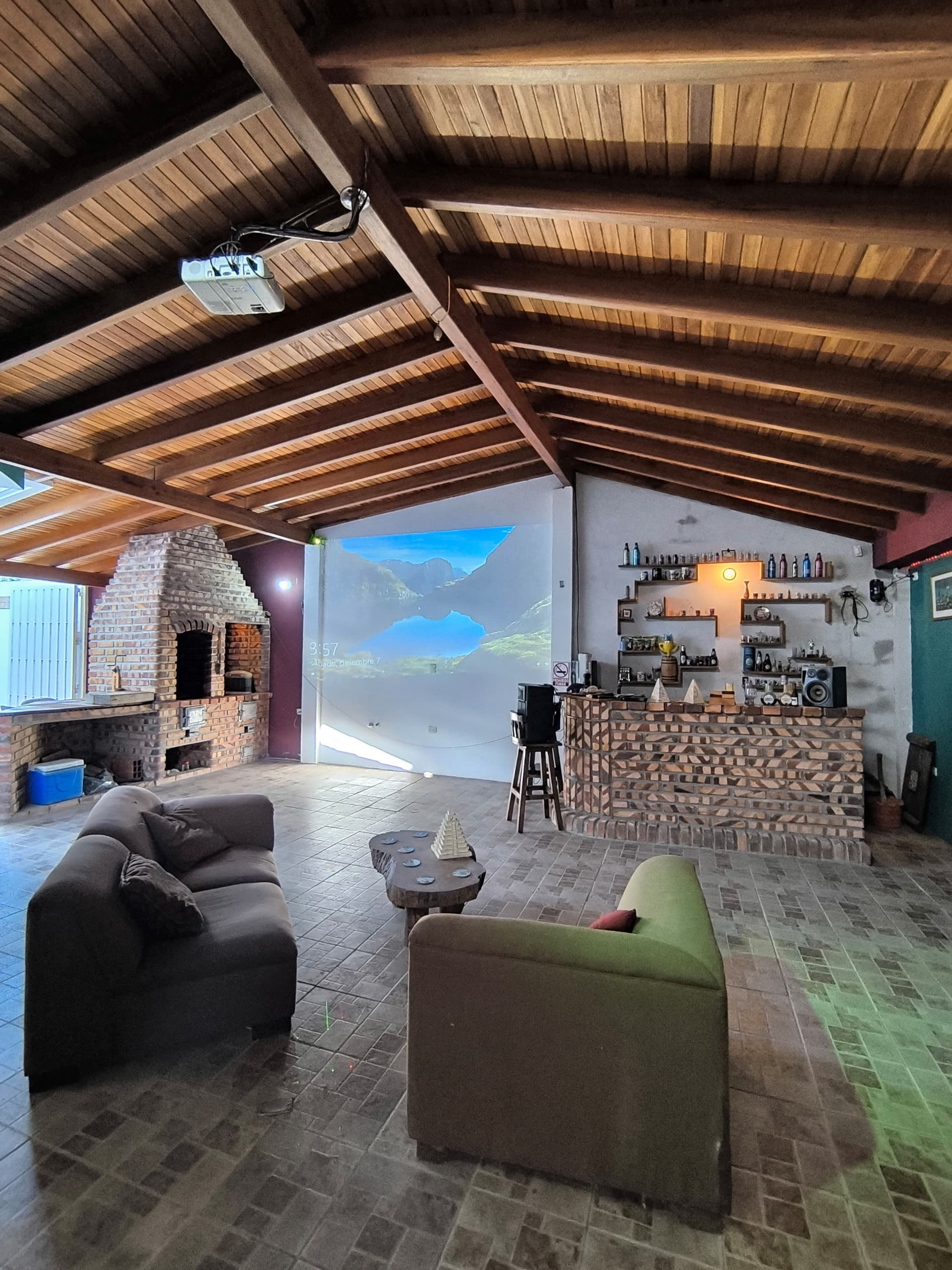 Amplia residencia con piscina y área social en Urb. Manzanares 1, Altos de Las Margaritas — foto 7