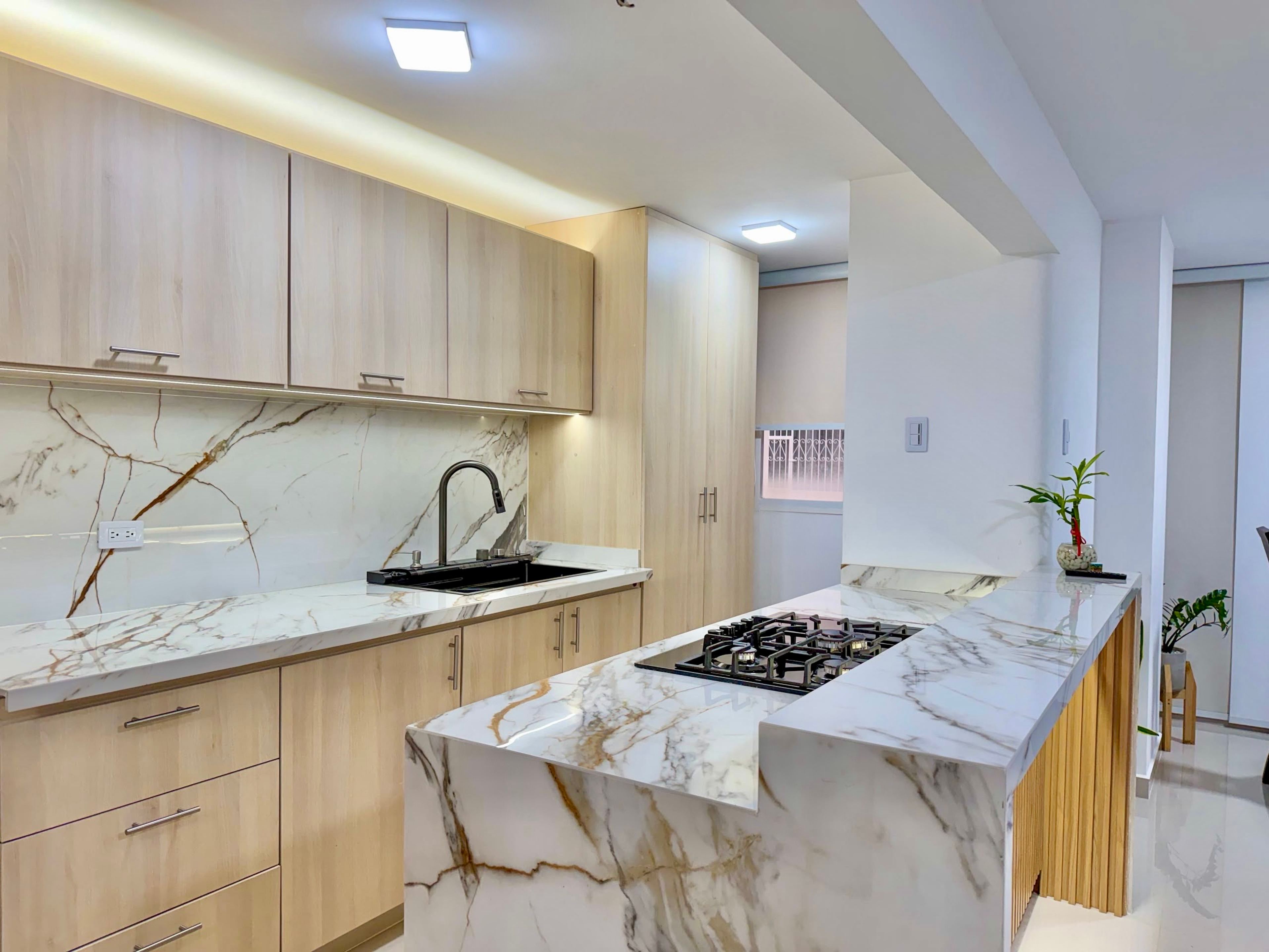 Apartamento amoblado y remodelado en Camino Real — foto 3