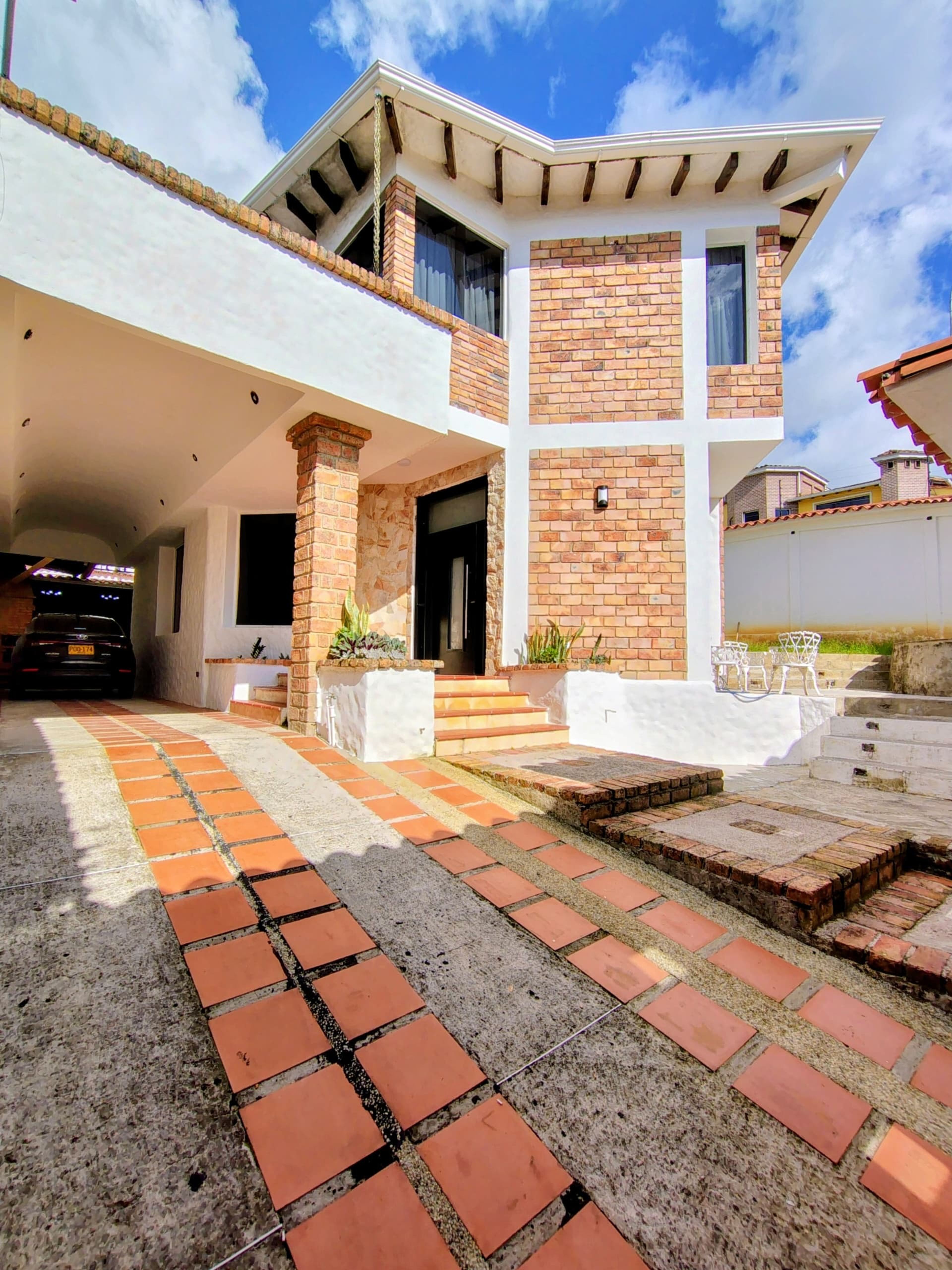 Casa esquinera en Urbanización Colinas de Pirineos — foto 5