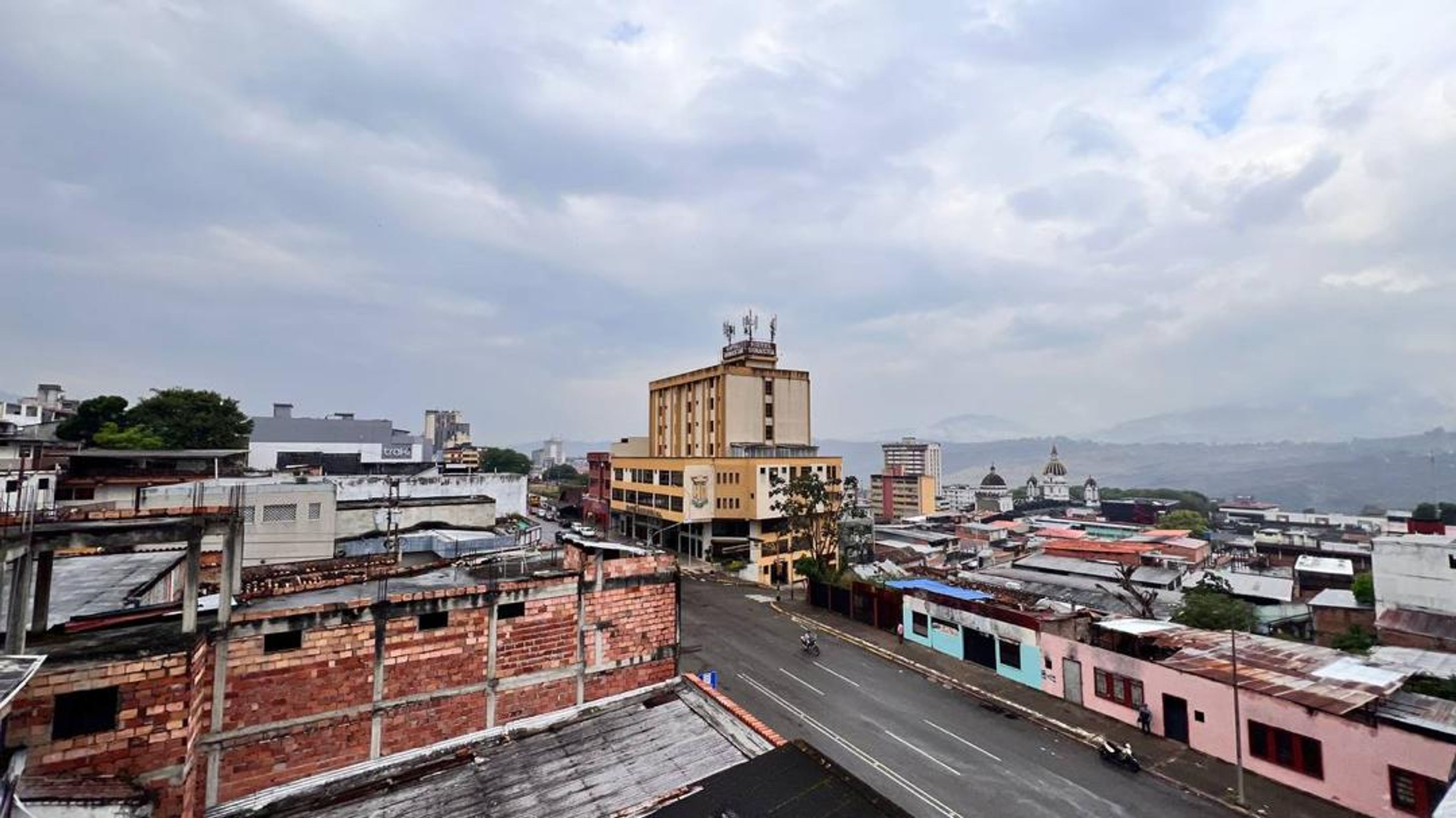 Edificio en el centro de San Cristóbal  — foto 12