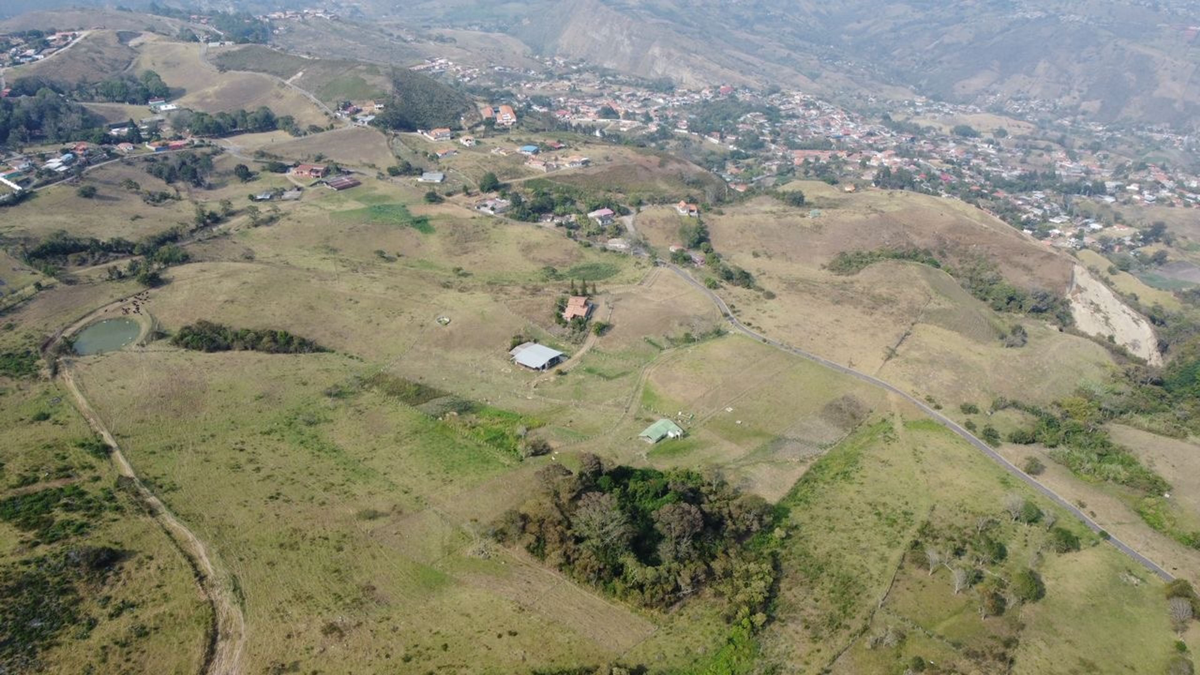 Terreno o parcela en Paramo de la Laja, Municipio Independencia — foto 4
