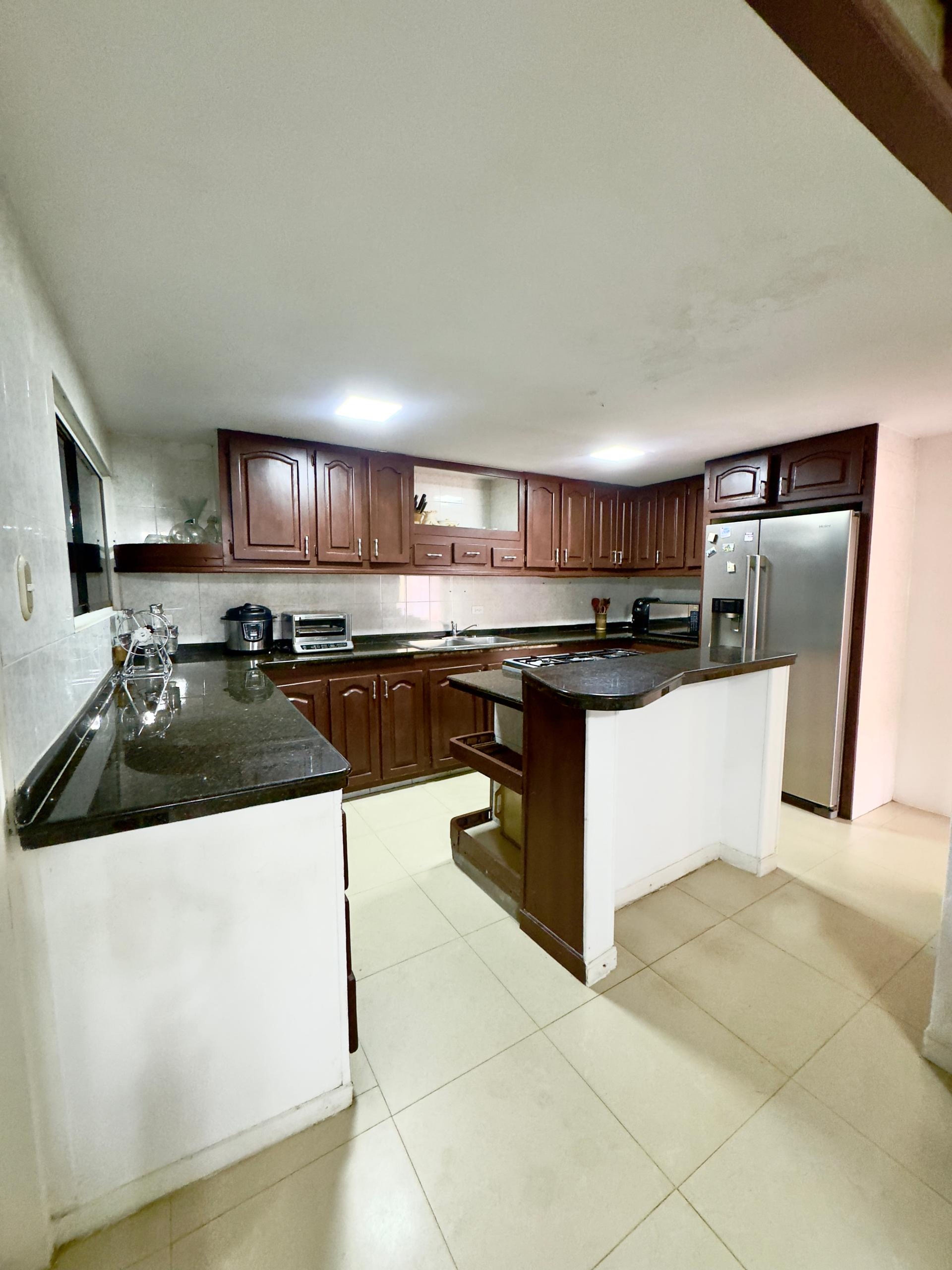Espaciosa residencia de tres niveles equipada en Cumbres Andinas — foto 3