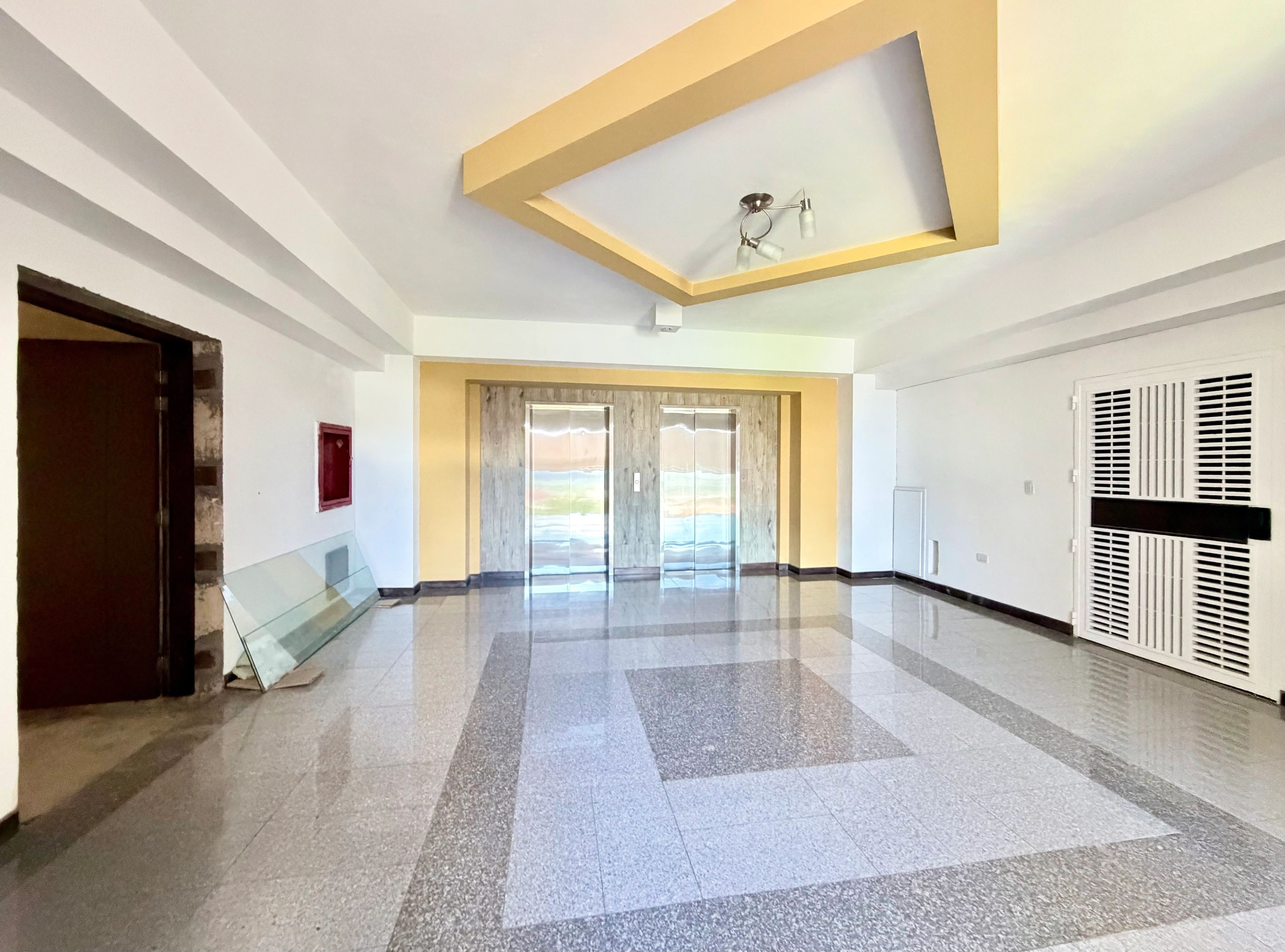 Apartamento de 163 m², planta eléctrica y amenidades en Res. Neblina Suite — foto 4