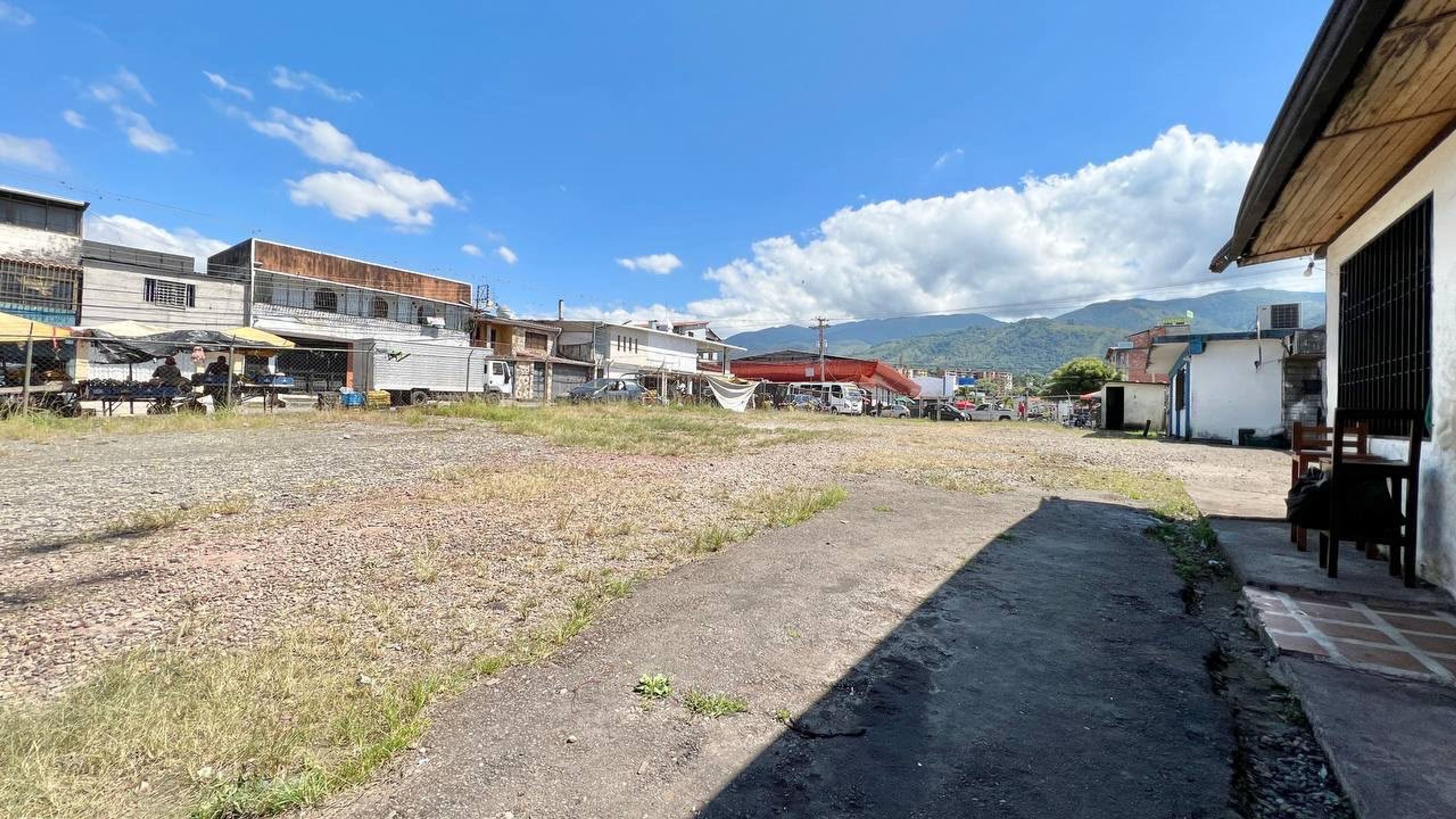 Galpones y complejo comercial de gran escala en La Concordia — foto 15